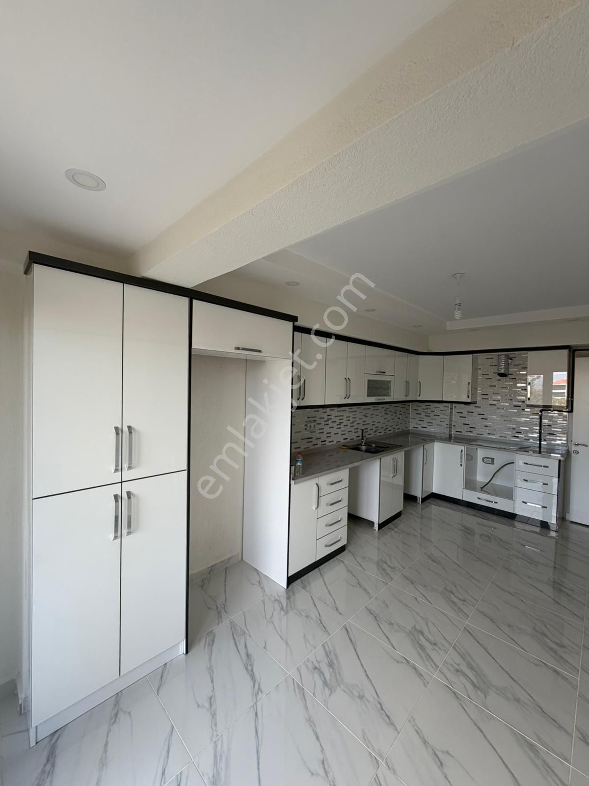 Şahin Emlaktan Acıpayam Çarşı Merkezine Yakın Konumda 3+1 145 M² Satılık Fırsat Daire - Görsel 4