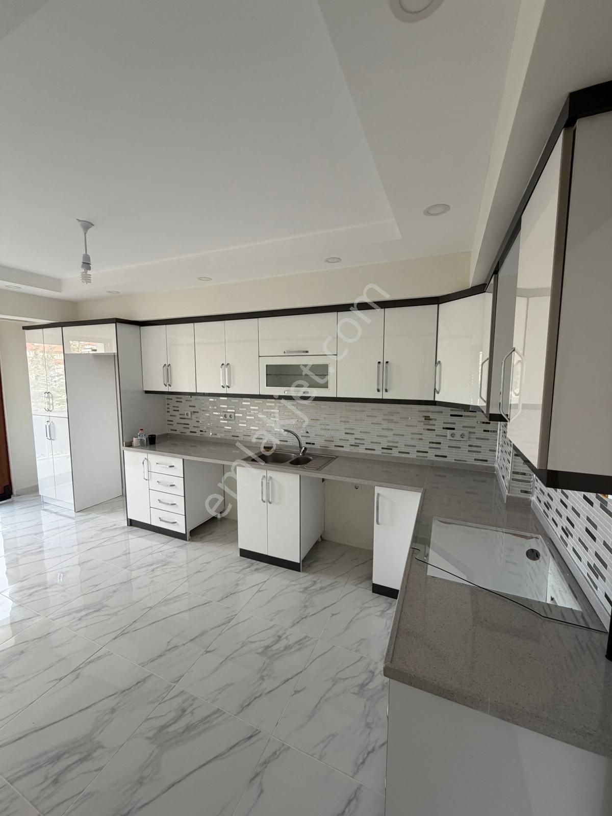 Şahin Emlaktan Acıpayam Çarşı Merkezine Yakın Konumda 3+1 145 M² Satılık Fırsat Daire - Görsel 5