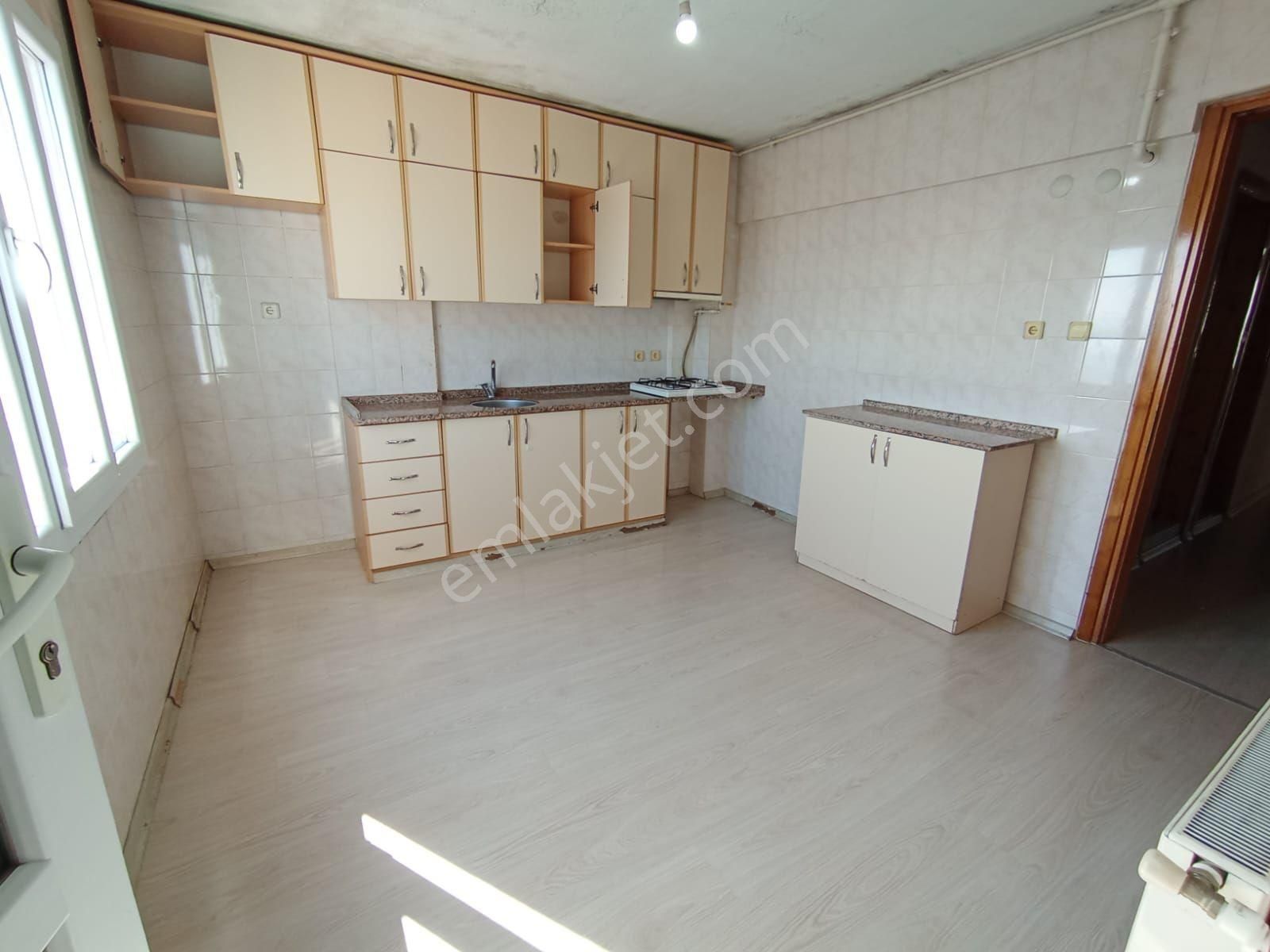 Karabağlar Bozyaka Mh Kapalı Pazar Yakını Doğal Gazlı 3+1 125 M2 - Görsel 24