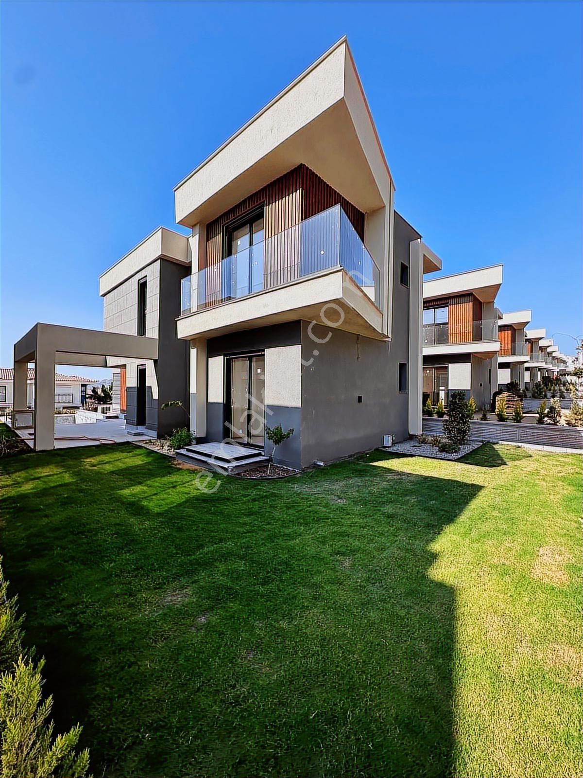 Kuşadası Soğucak'ta Full Deniz Manzaralı Lüks Villa - Görsel 14