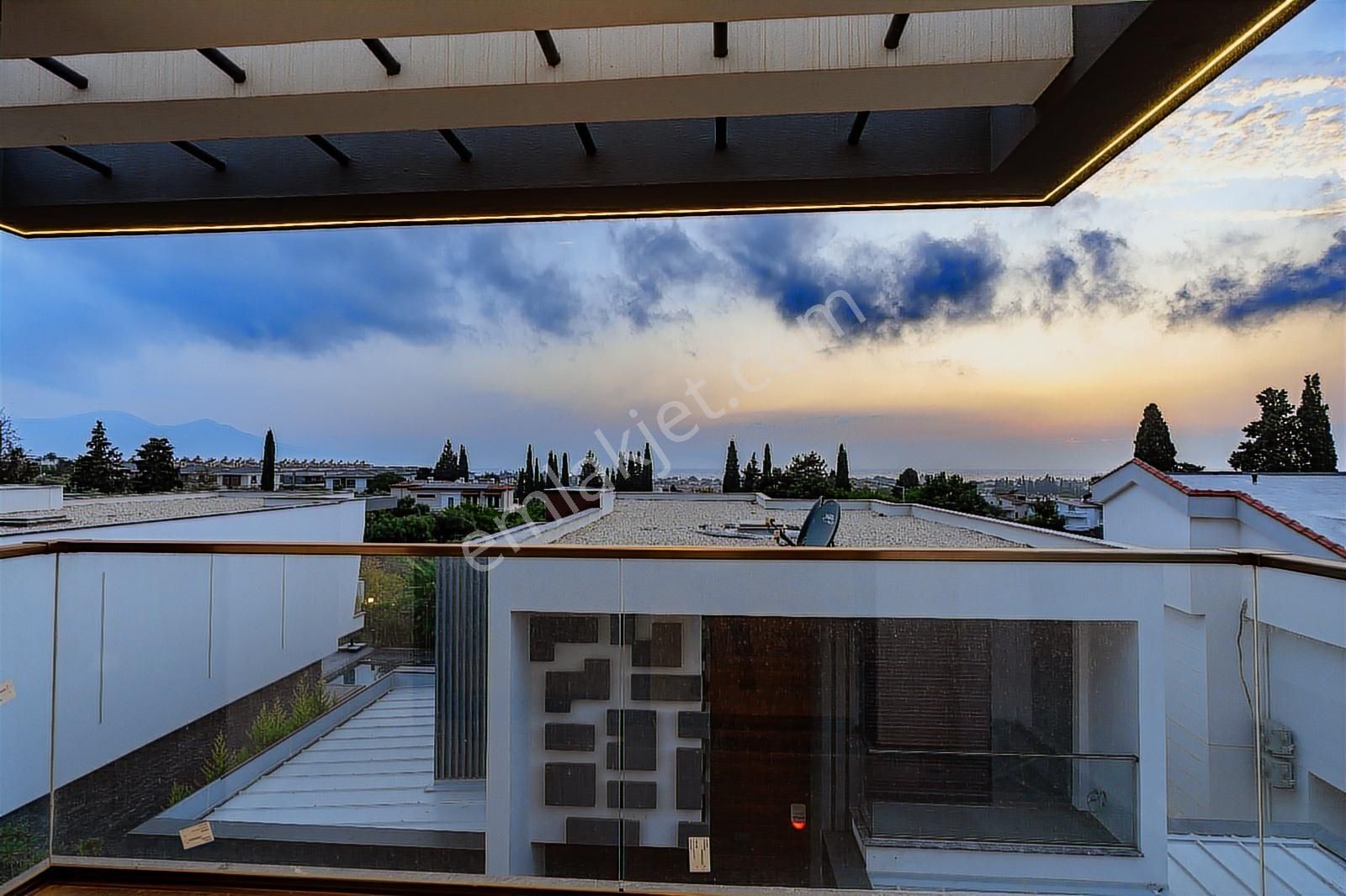 Kuşadası'nda Deniz Manzaralı Son Kalan Köşe Konum-kap.otop Villa - Görsel 33