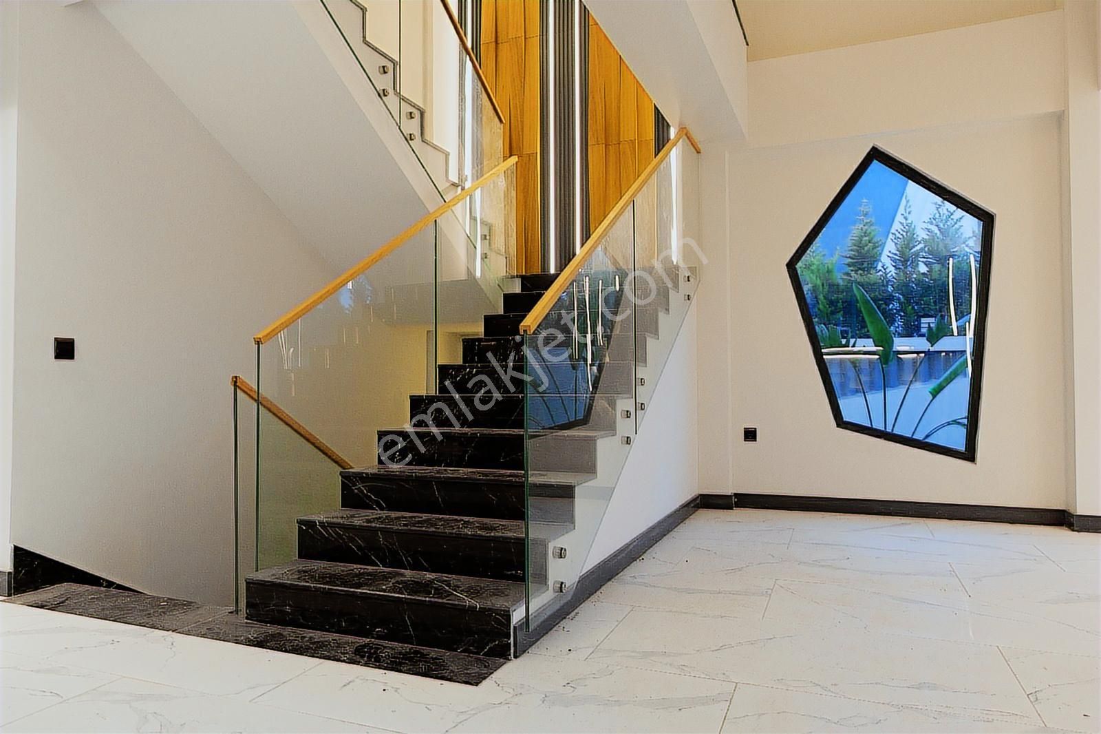 Kuşadası'nda Deniz Manzaralı Son Kalan Köşe Konum-kap.otop Villa - Görsel 19