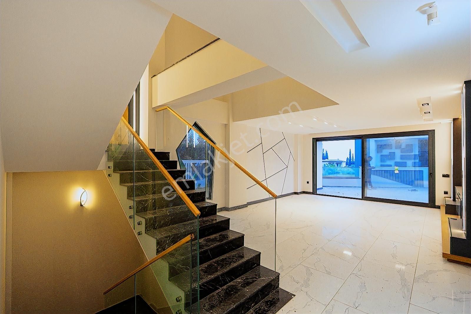 Kuşadası'nda Deniz Manzaralı Son Kalan Köşe Konum-kap.otop Villa - Görsel 25