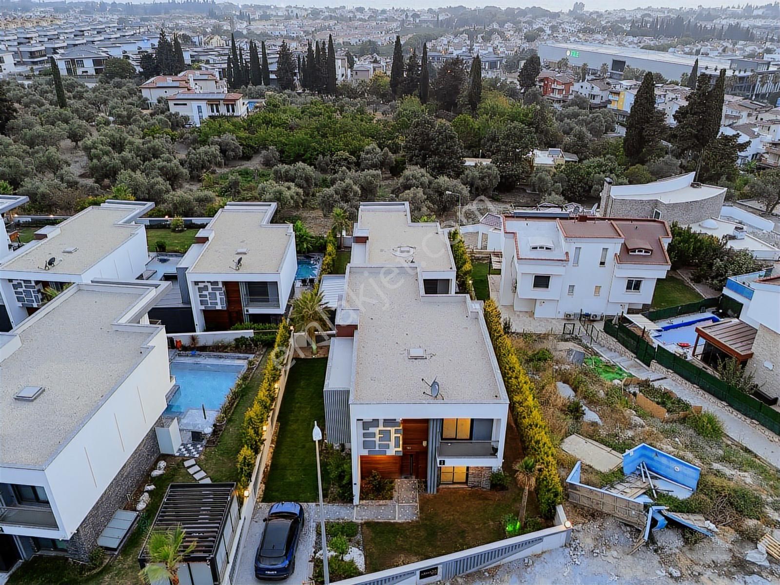 Kuşadası'nda Deniz Manzaralı Son Kalan Köşe Konum-kap.otop Villa - Görsel 3