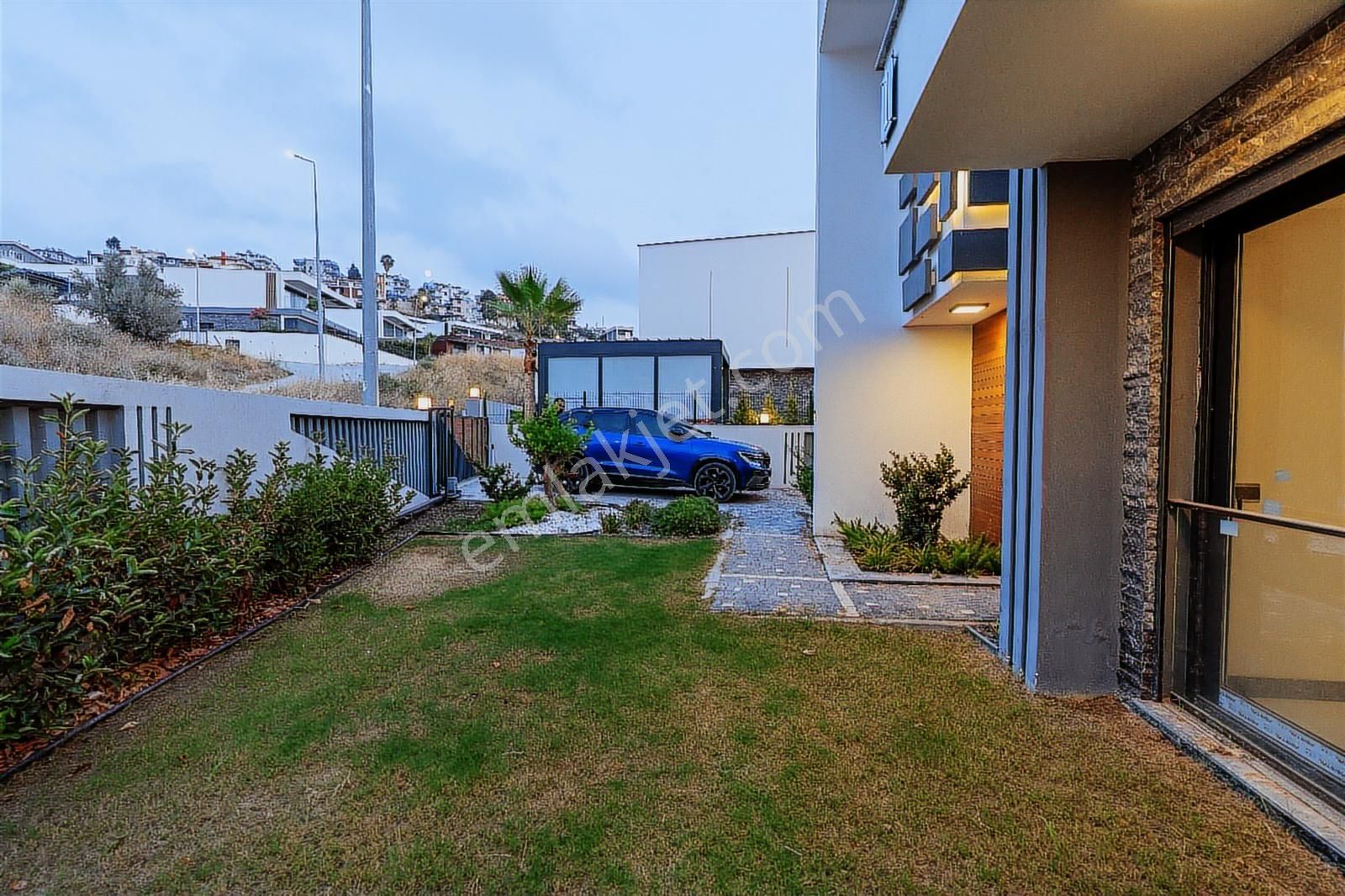 Kuşadası'nda Deniz Manzaralı Son Kalan Köşe Konum-kap.otop Villa - Görsel 23