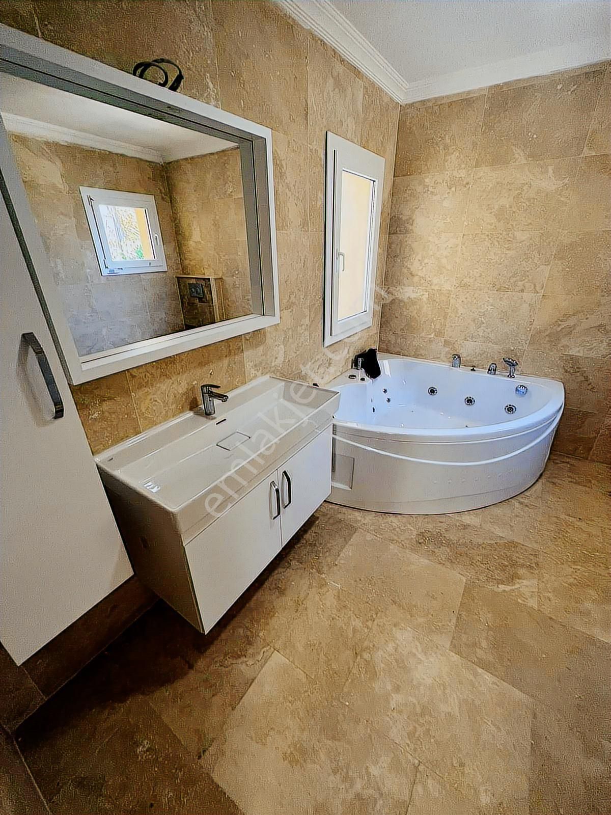 **kuşadası Satılık**olağanüstü Manzaraya Sahip Dev Villa 6+1 - Görsel 25