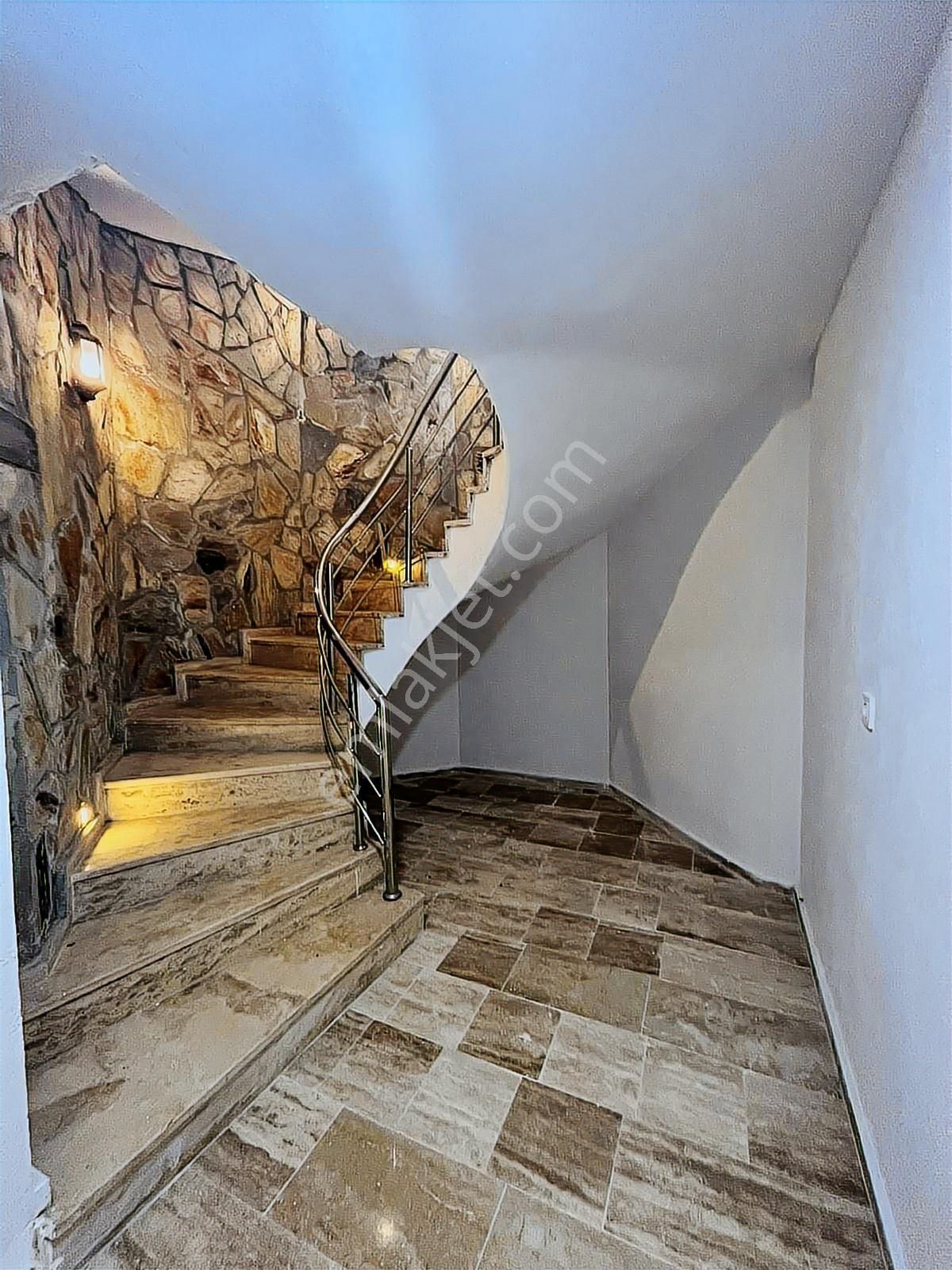 **kuşadası Satılık**olağanüstü Manzaraya Sahip Dev Villa 6+1 - Görsel 4