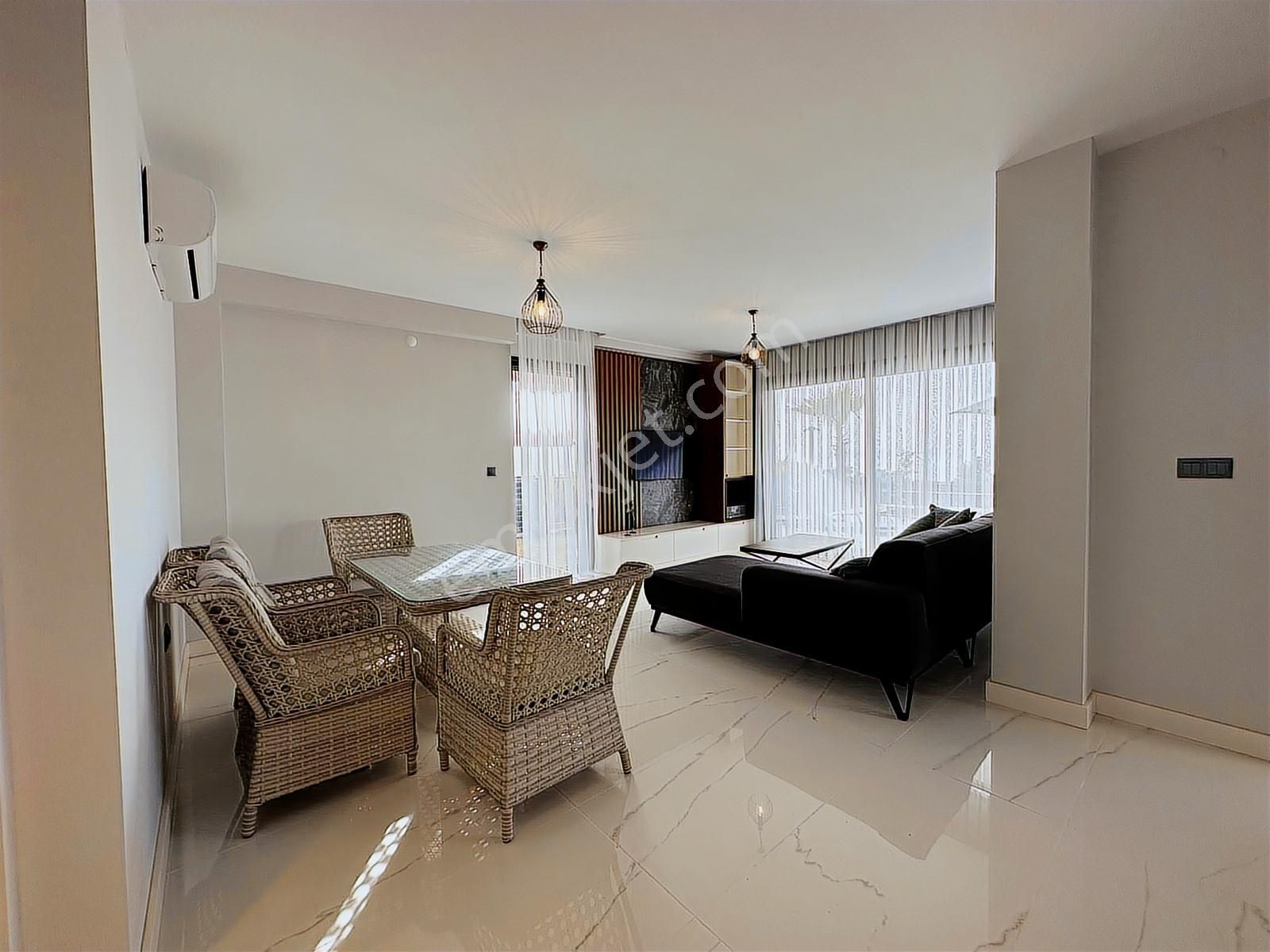 Kuşadası'nda Gerçek Panaromik Deniz Manzaralı Müstakil Villa - Görsel 30