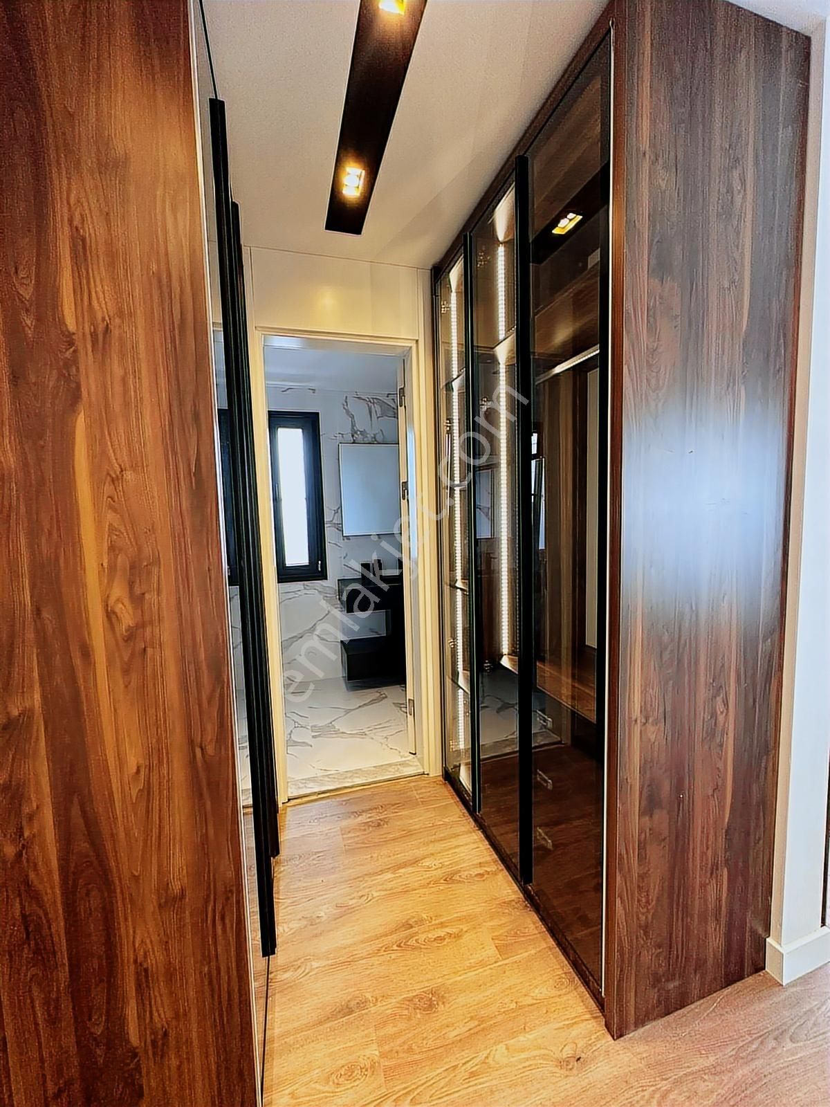 Kuşadası'nda Gerçek Panaromik Deniz Manzaralı Müstakil Villa - Görsel 22