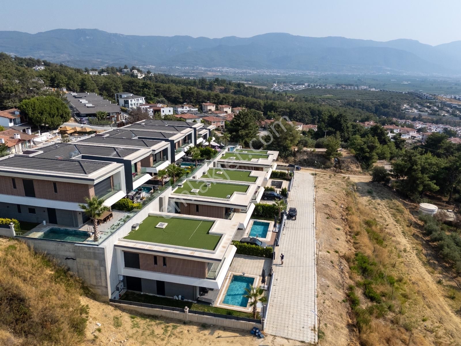 Kuşadası'nda Gerçek Panaromik Deniz Manzaralı Müstakil Villa - Görsel 24