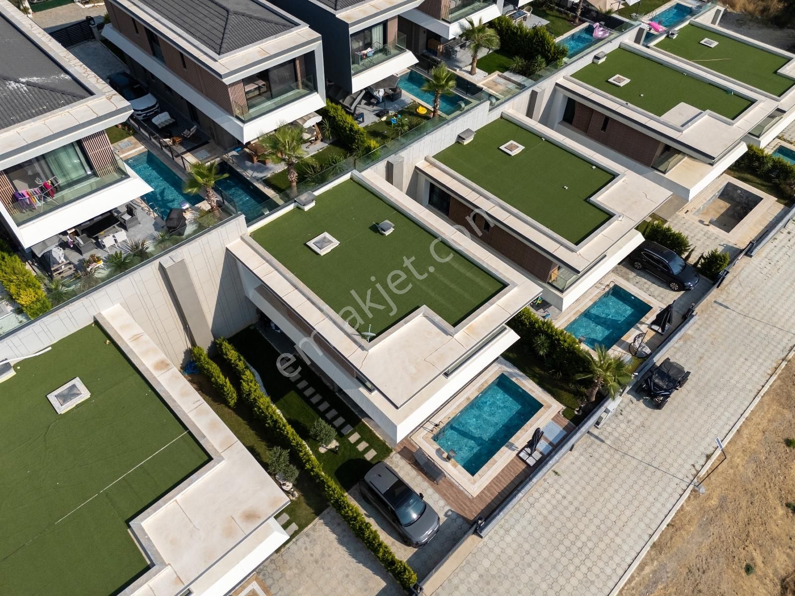 Kuşadası'nda Gerçek Panaromik Deniz Manzaralı Müstakil Villa - Görsel 18