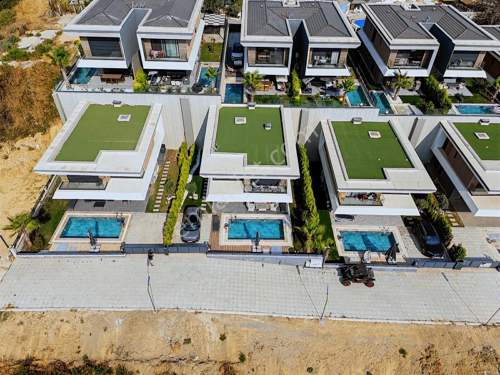 Kuşadası'nda Gerçek Panaromik Deniz Manzaralı Müstakil Villa - Görsel 13