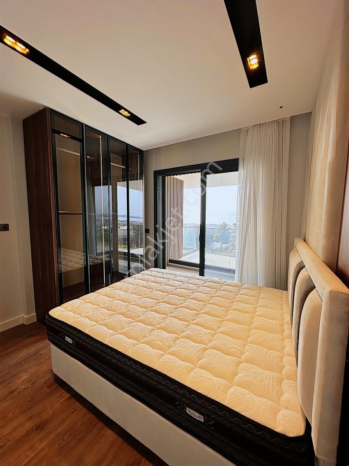 Kuşadası'nda Gerçek Panaromik Deniz Manzaralı Müstakil Villa - Görsel 8