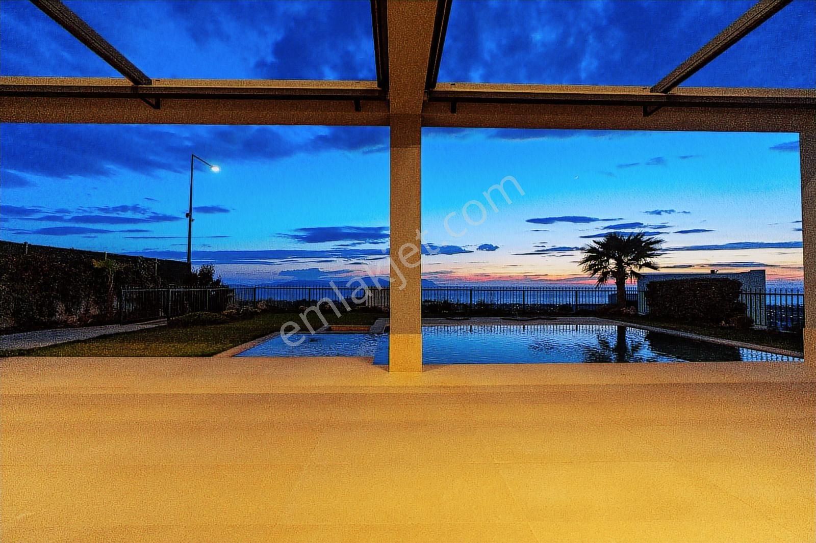 Kuşadası'nda Satılık Full Deniz Manzaralı 7+1 Emsalsiz Malikhane - Görsel 21