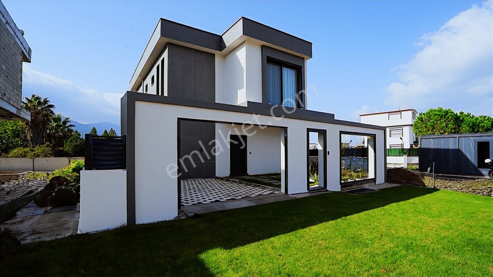 Kuşadası Güzelçamlı'da Full Eşyalı-denize Yakın Müstakil Villa - Görsel 20