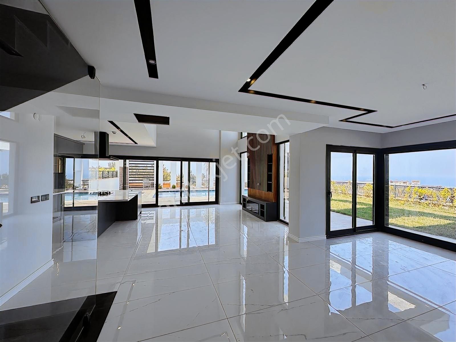 Kuşadası Soğucak'ta Full Deniz Manzaralı Müstakil Villa - Görsel 10