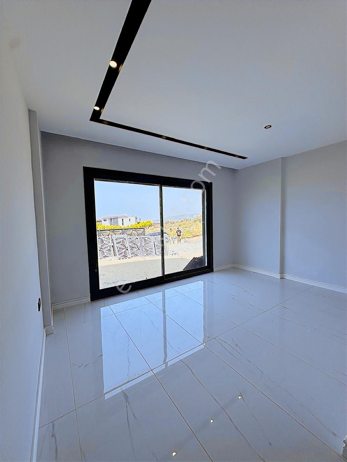 Kuşadası Soğucak'ta Full Deniz Manzaralı Müstakil Villa - Görsel 32