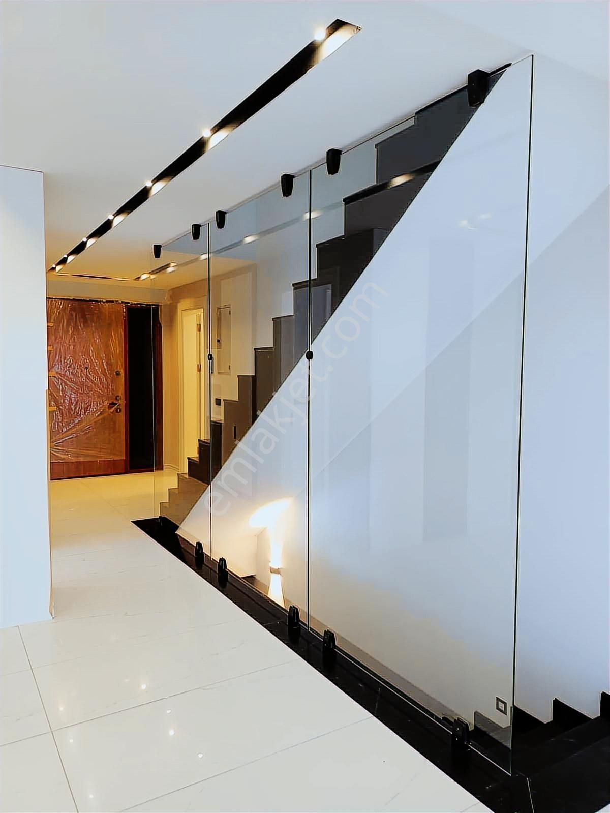 Kuşadası Soğucak'ta Full Deniz Manzaralı Müstakil Villa - Görsel 27