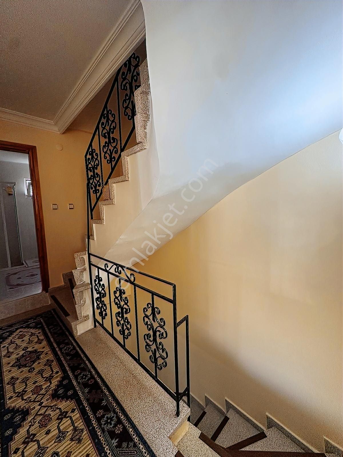 Kuşadası Yavansu'da Doğalgazlı 4+1 Fırsat Villa - Görsel 22