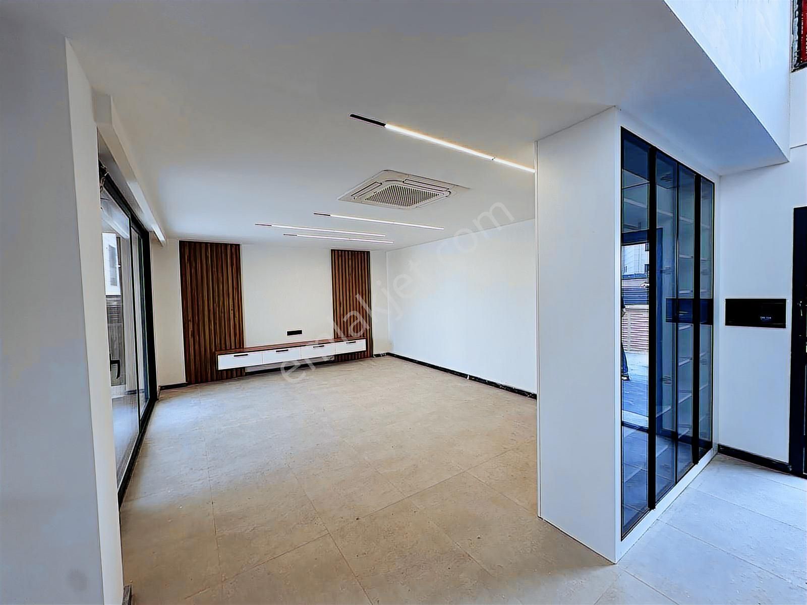 Kuşadası'nda Satılık Doğalgazlı Fırsat Villa - Görsel 32