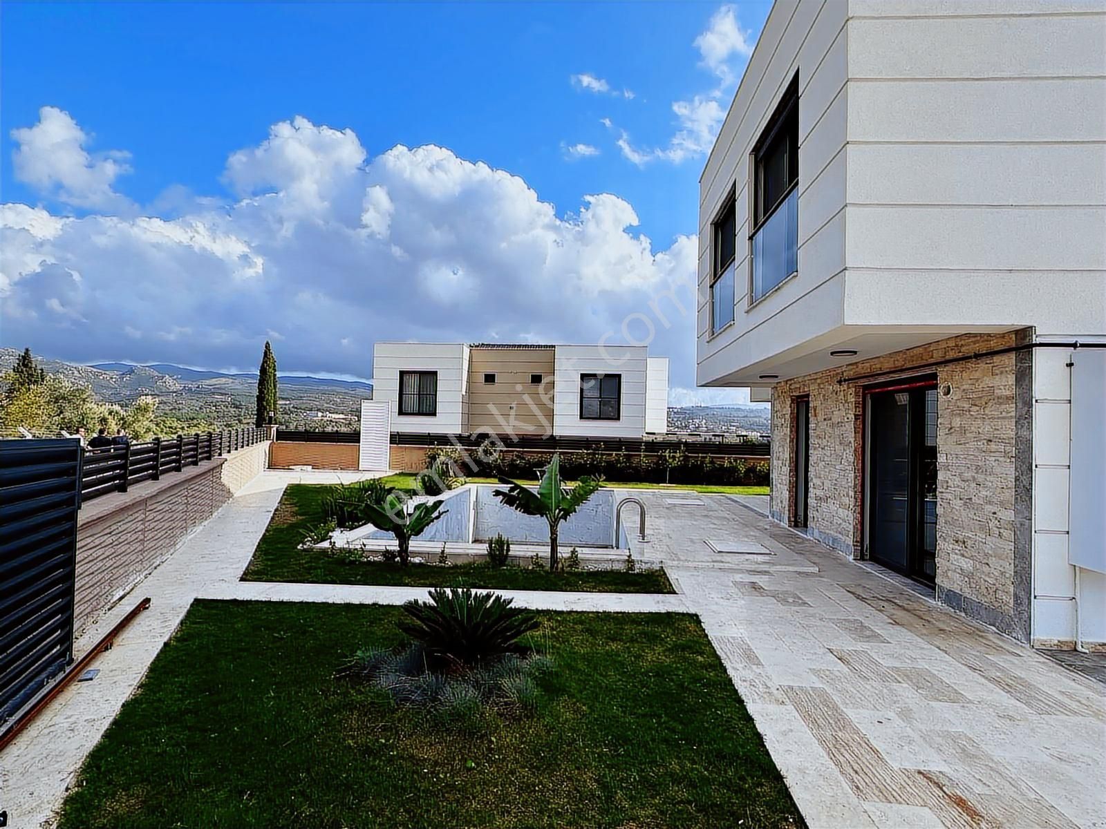 Kuşadası'nda Satılık Doğalgazlı Fırsat Villa - Görsel 7