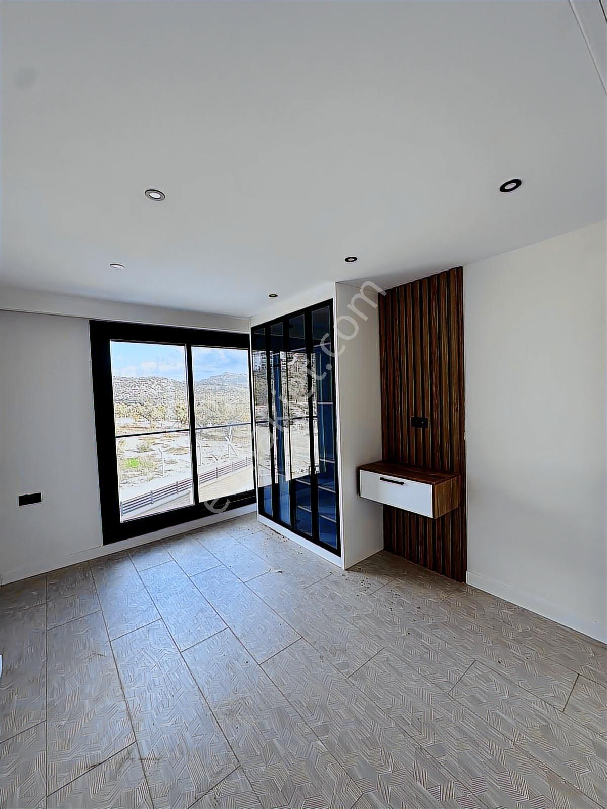 Kuşadası'nda Satılık Doğalgazlı Fırsat Villa - Görsel 16