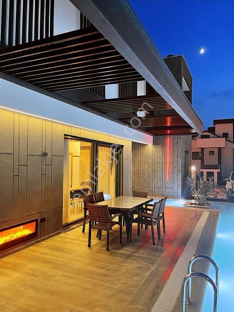 Kuşadası Değirmendere'de Full Eşyalı 520 M2 Arsa İçi 4+1 Villa - Görsel 26