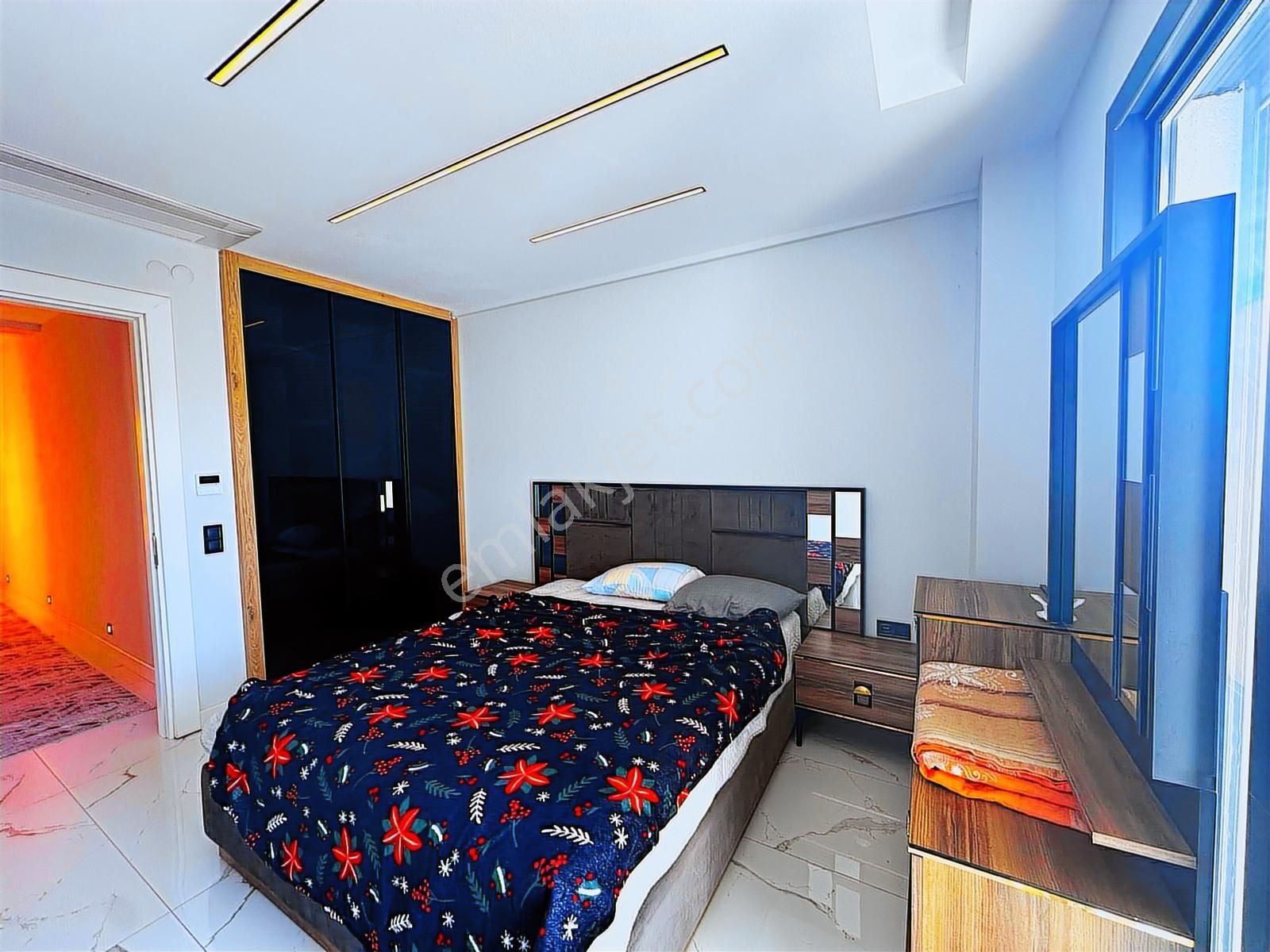 Kuşadası Değirmendere'de Full Eşyalı 520 M2 Arsa İçi 4+1 Villa - Görsel 21