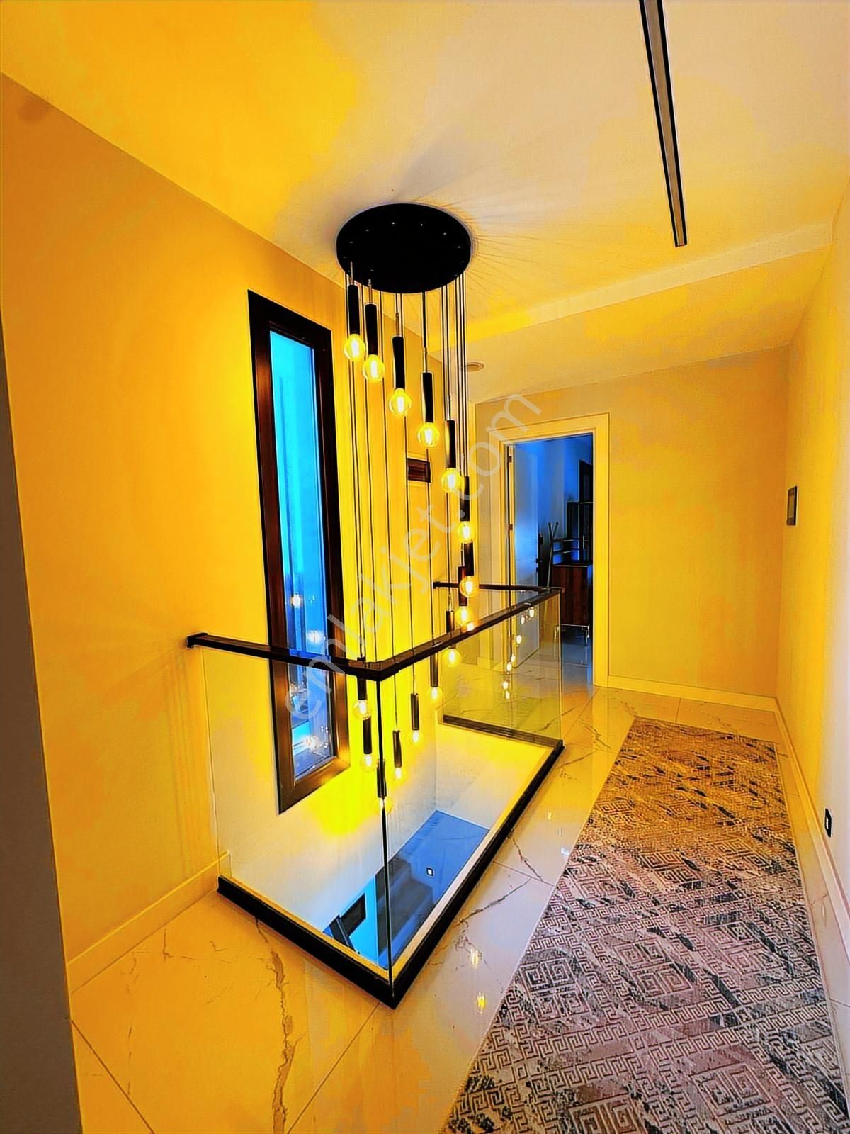 Kuşadası Değirmendere'de Full Eşyalı 520 M2 Arsa İçi 4+1 Villa - Görsel 19