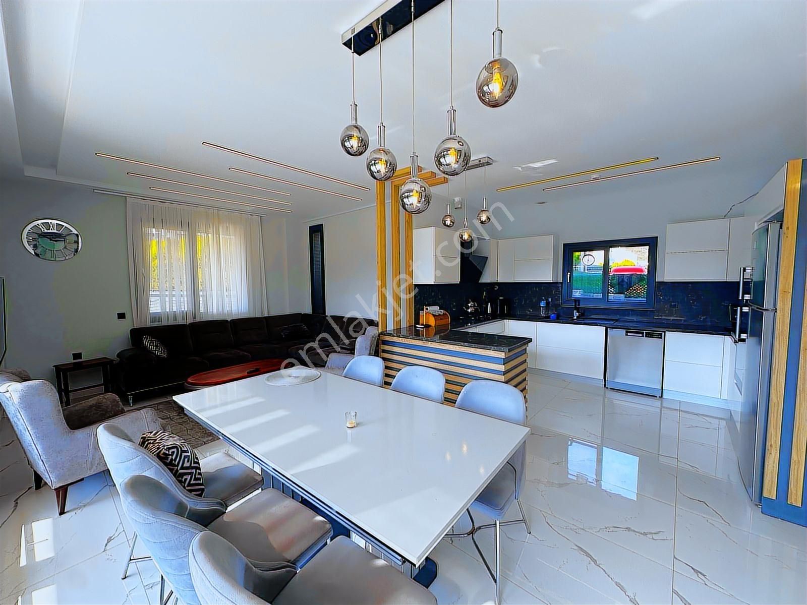 Kuşadası Değirmendere'de Full Eşyalı 520 M2 Arsa İçi 4+1 Villa - Görsel 15