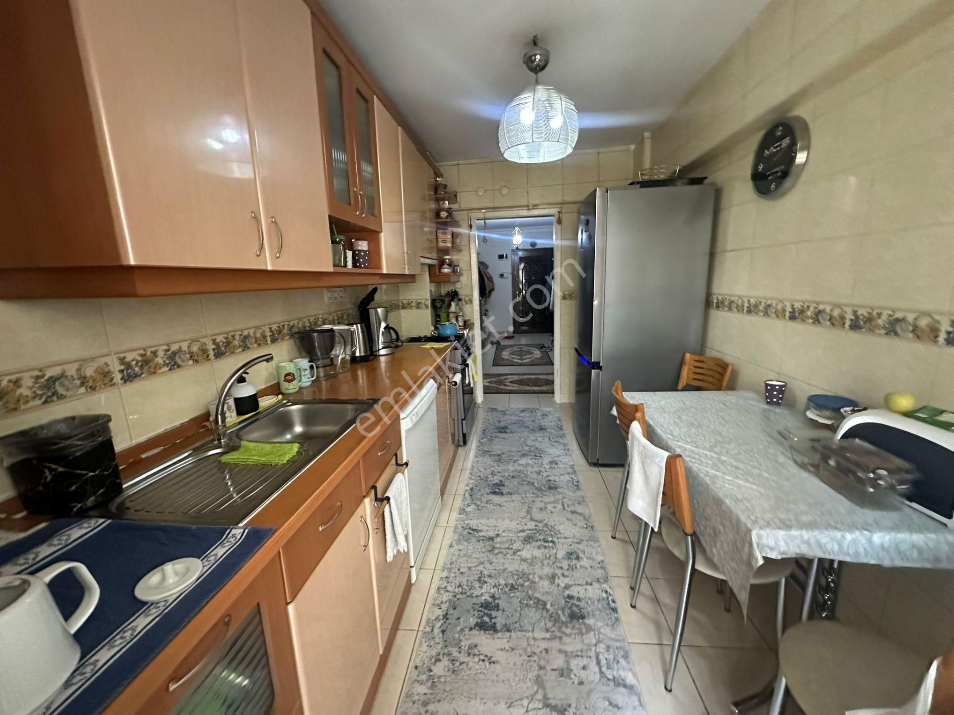 Yunusemre Cad. Üzeri Orta Kat 140m2 Ön Cephe 4+1 Çift Balkon - Görsel 20