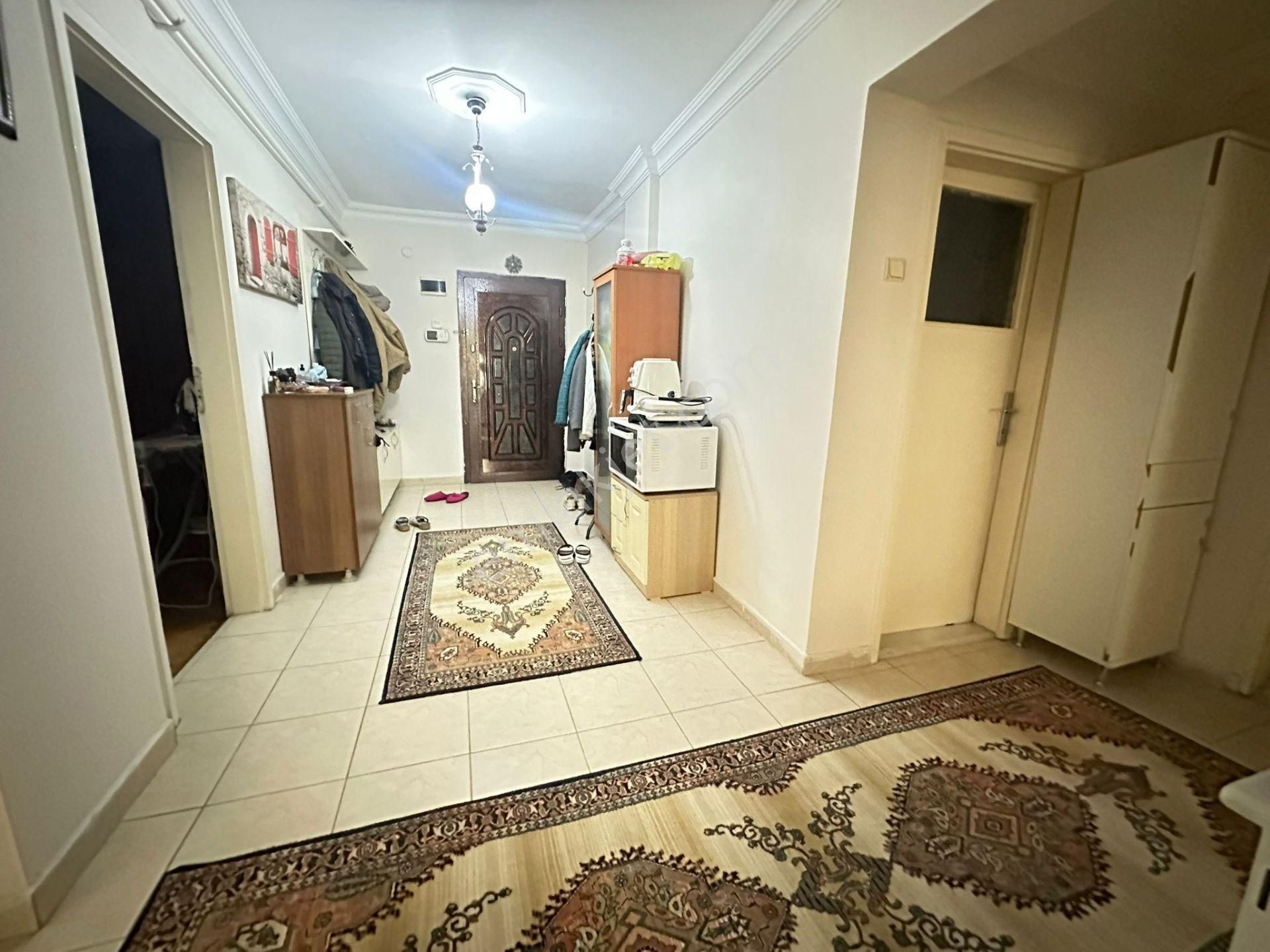 Yunusemre Cad. Üzeri Orta Kat 140m2 Ön Cephe 4+1 Çift Balkon - Görsel 6
