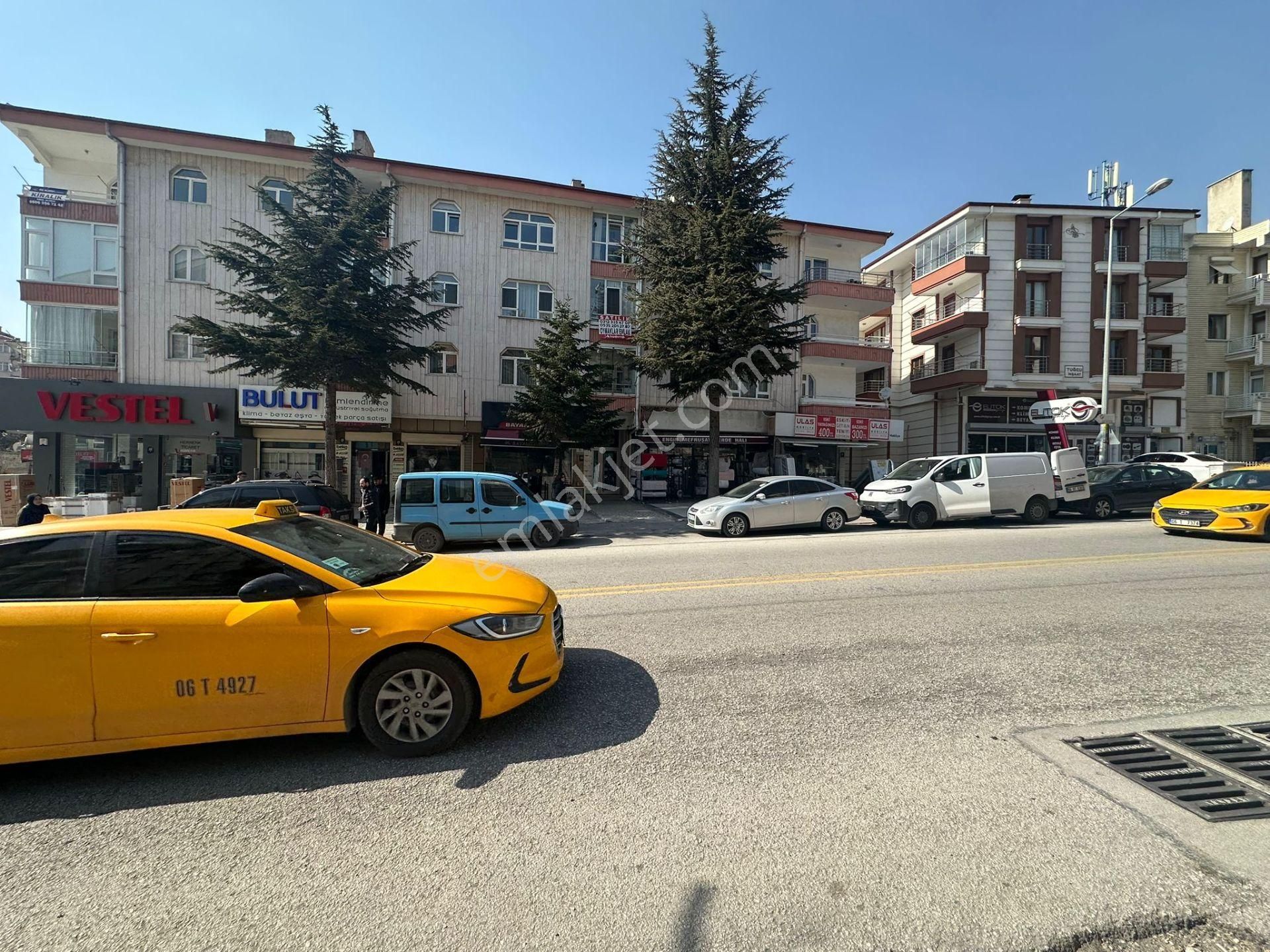 Yunusemre Cad. Üzeri Orta Kat 140m2 Ön Cephe 4+1 Çift Balkon