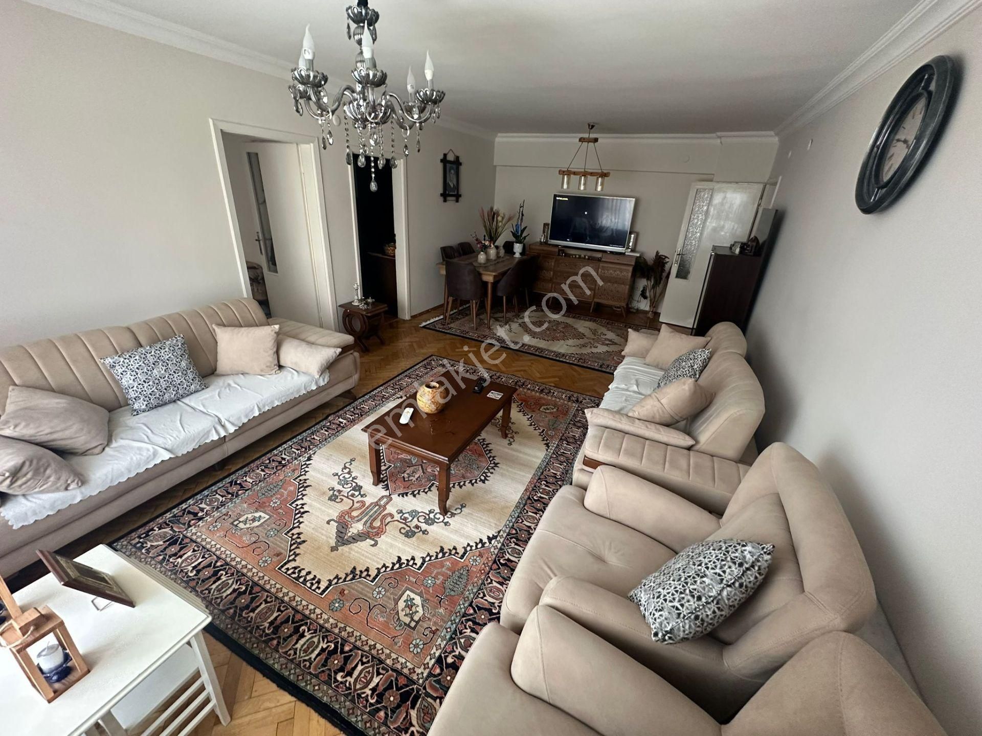 Yunusemre Cad. Üzeri Orta Kat 140m2 Ön Cephe 4+1 Çift Balkon - Görsel 29