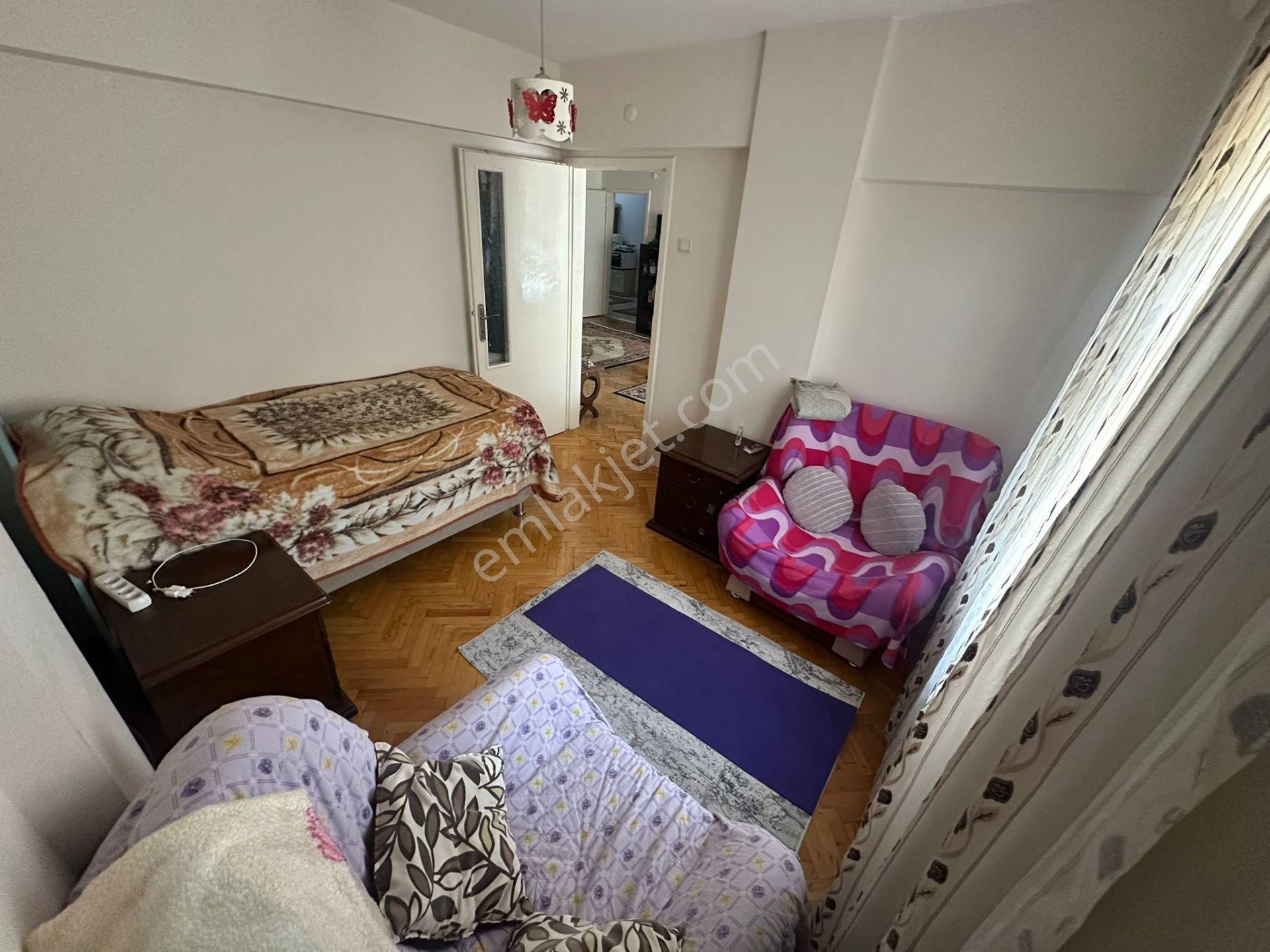 Yunusemre Cad. Üzeri Orta Kat 140m2 Ön Cephe 4+1 Çift Balkon - Görsel 23