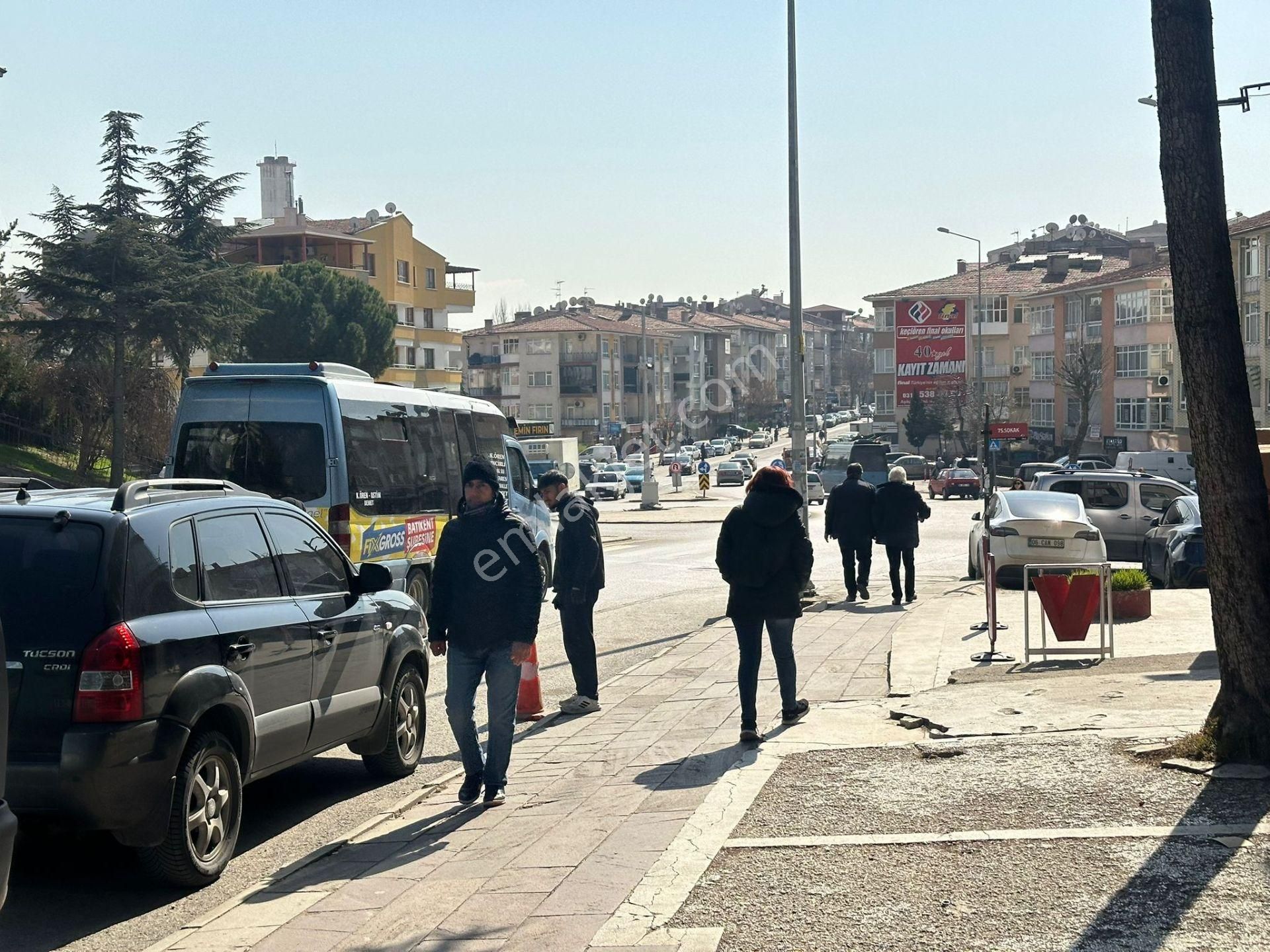 Yunusemre Cad. Üzeri Orta Kat 140m2 Ön Cephe 4+1 Çift Balkon - Görsel 3