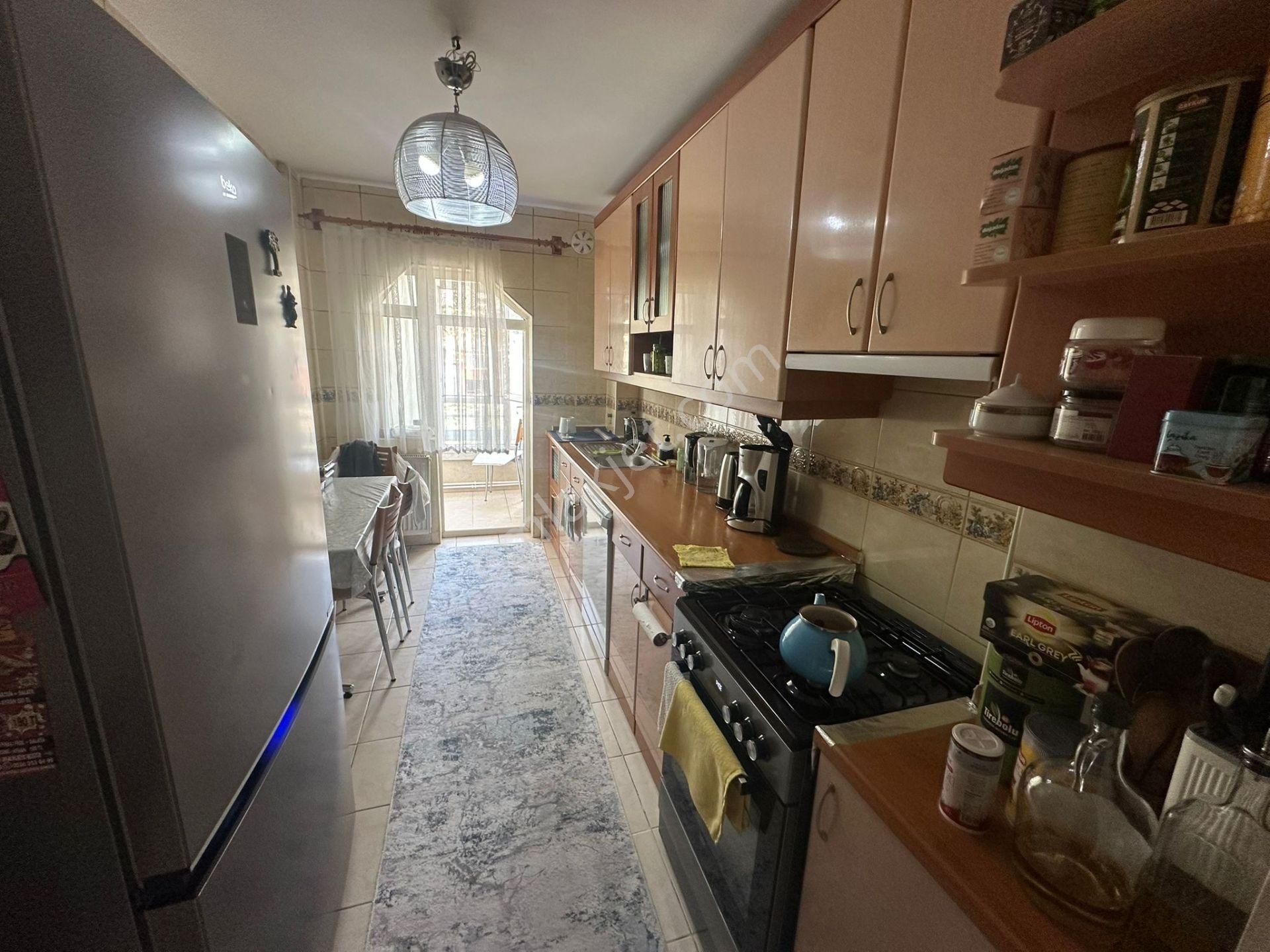 Yunusemre Cad. Üzeri Orta Kat 140m2 Ön Cephe 4+1 Çift Balkon - Görsel 21