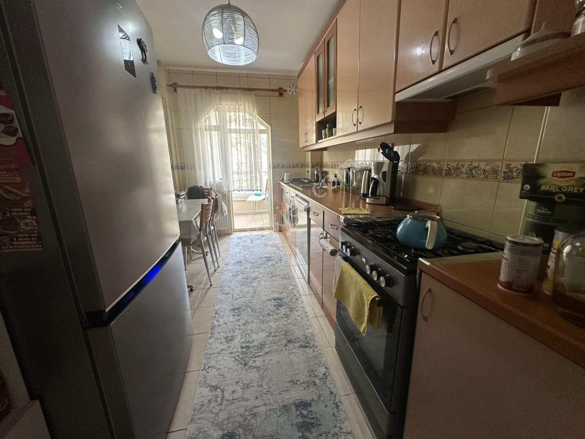 Yunusemre Cad. Üzeri Orta Kat 140m2 Ön Cephe 4+1 Çift Balkon - Görsel 22