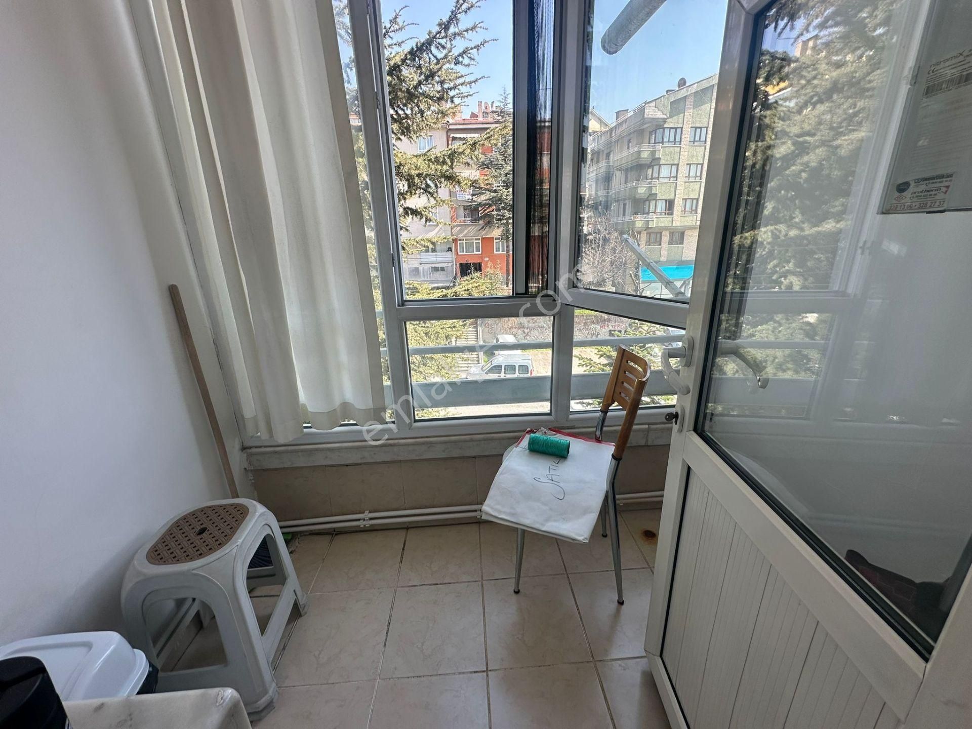 Yunusemre Cad. Üzeri Orta Kat 140m2 Ön Cephe 4+1 Çift Balkon - Görsel 18