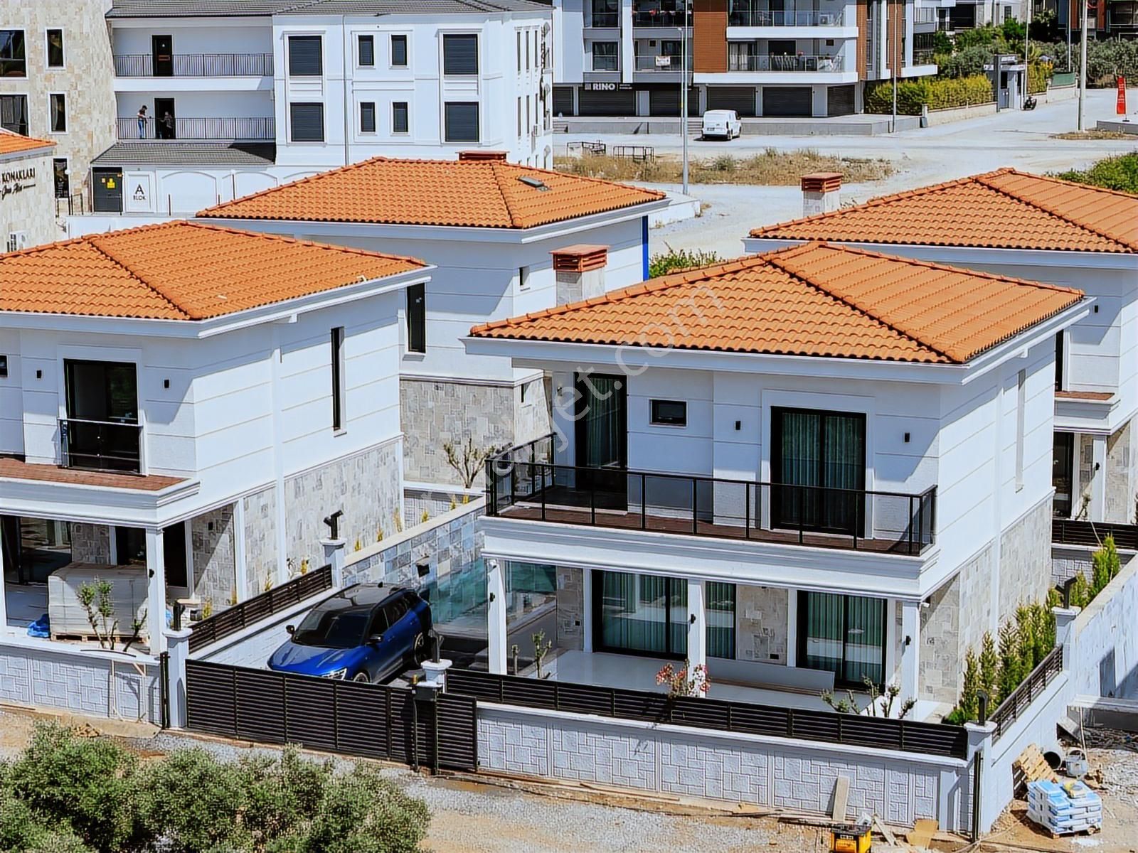 Kuşadası Davutlar Sahilinde Müstakil Özel Havuzlu Yazlık - Görsel 2