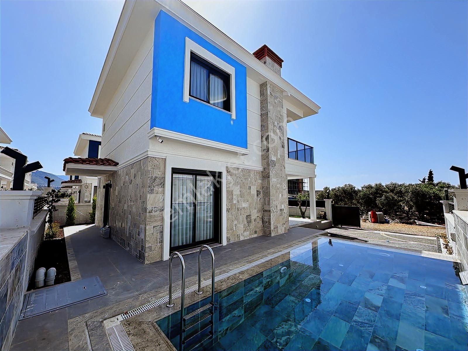 Kuşadası Davutlar Sahilinde Müstakil Özel Havuzlu Yazlık - Görsel 25