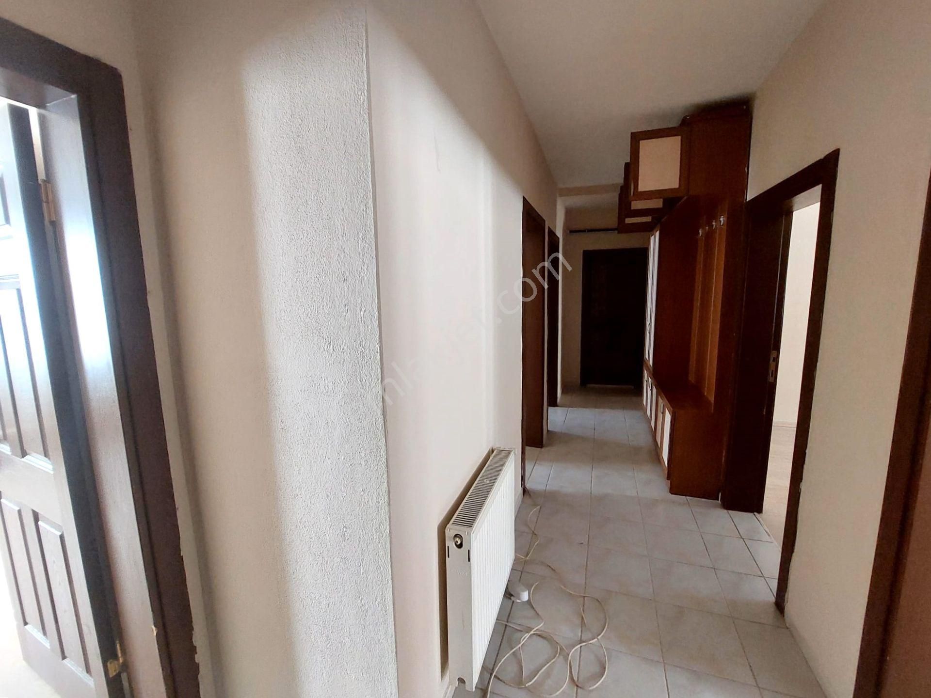 Recep Ümit Emlak'tan Sakarya - 2 Ve Turgut Reis Caddeleri Yakınında Kiralık 3+1 Daire - Görsel 32