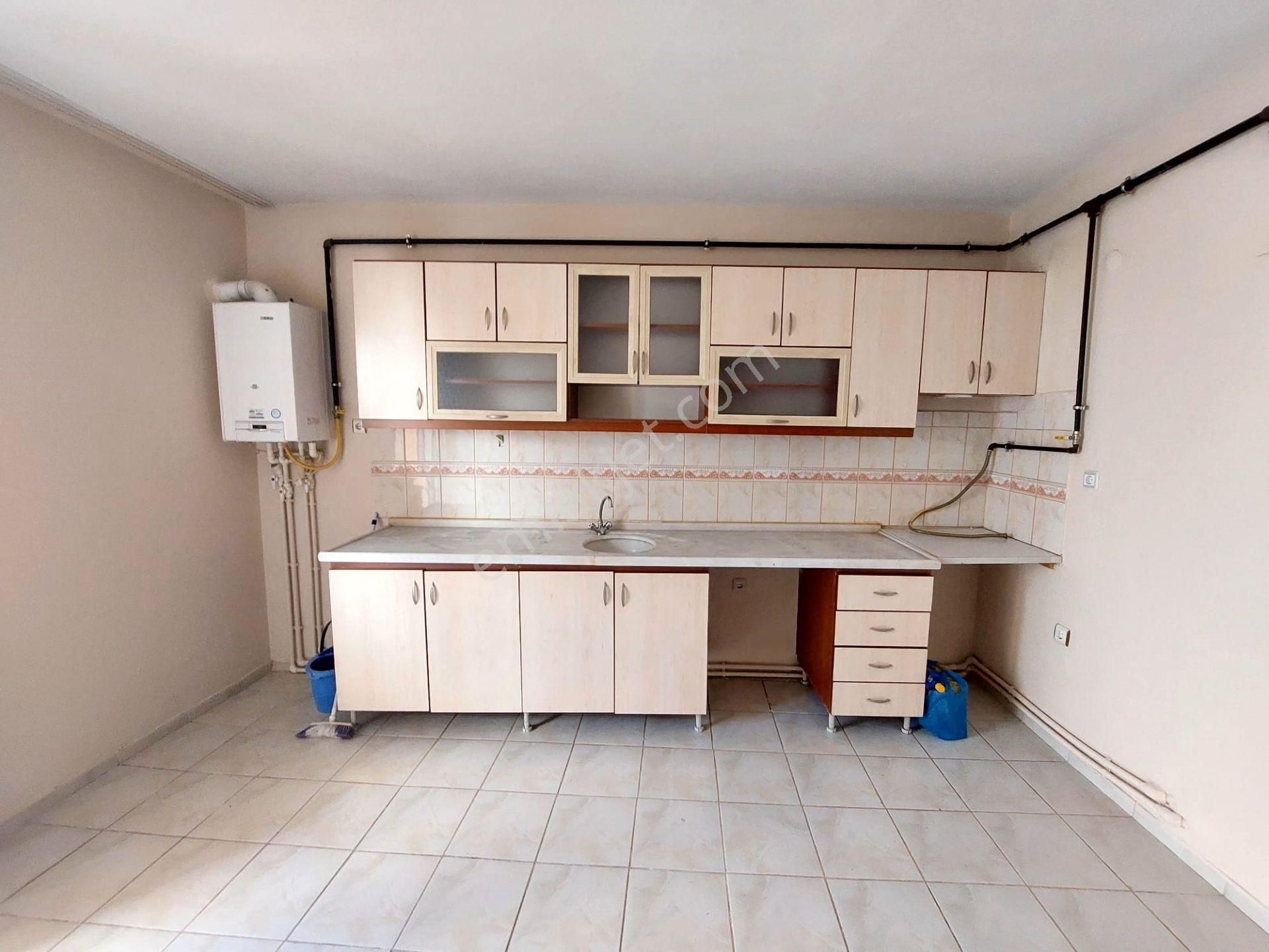 Recep Ümit Emlak'tan Sakarya - 2 Ve Turgut Reis Caddeleri Yakınında Kiralık 3+1 Daire - Görsel 2