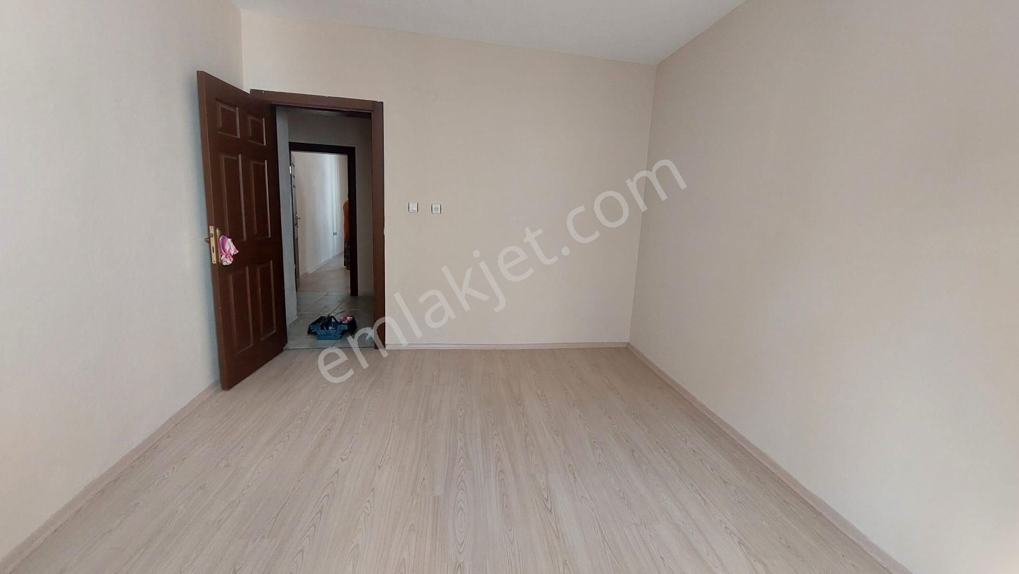 Recep Ümit Emlak'tan Sakarya - 2 Ve Turgut Reis Caddeleri Yakınında Kiralık 3+1 Daire - Görsel 20