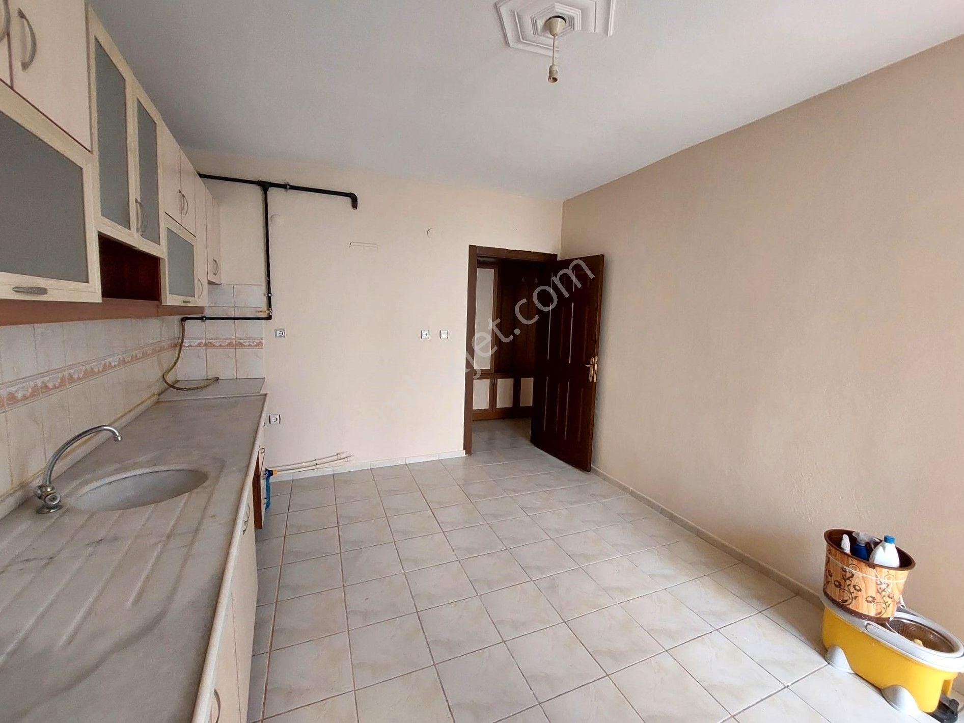 Recep Ümit Emlak'tan Sakarya - 2 Ve Turgut Reis Caddeleri Yakınında Kiralık 3+1 Daire - Görsel 7