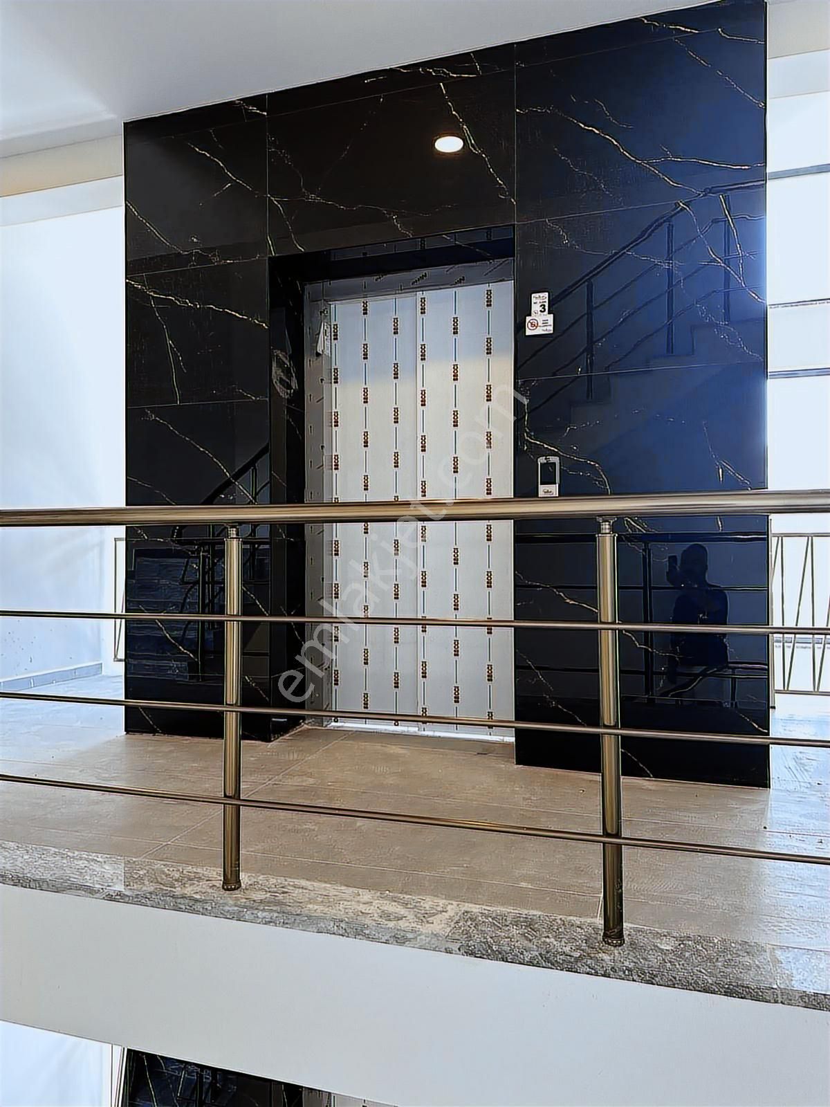 Kuşadası Merkezde Acil Satılık Fırsat Daire - Görsel 6