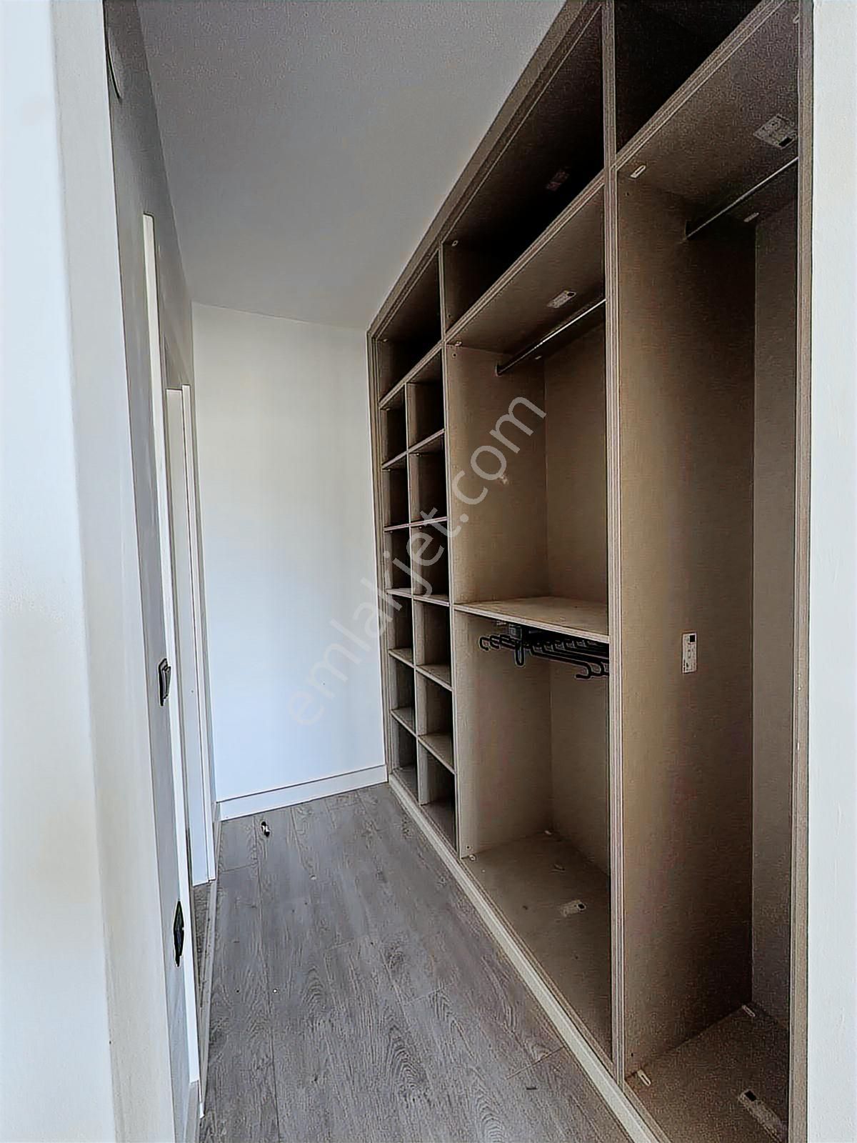 Kuşadası Merkezde Acil Satılık Fırsat Daire - Görsel 10