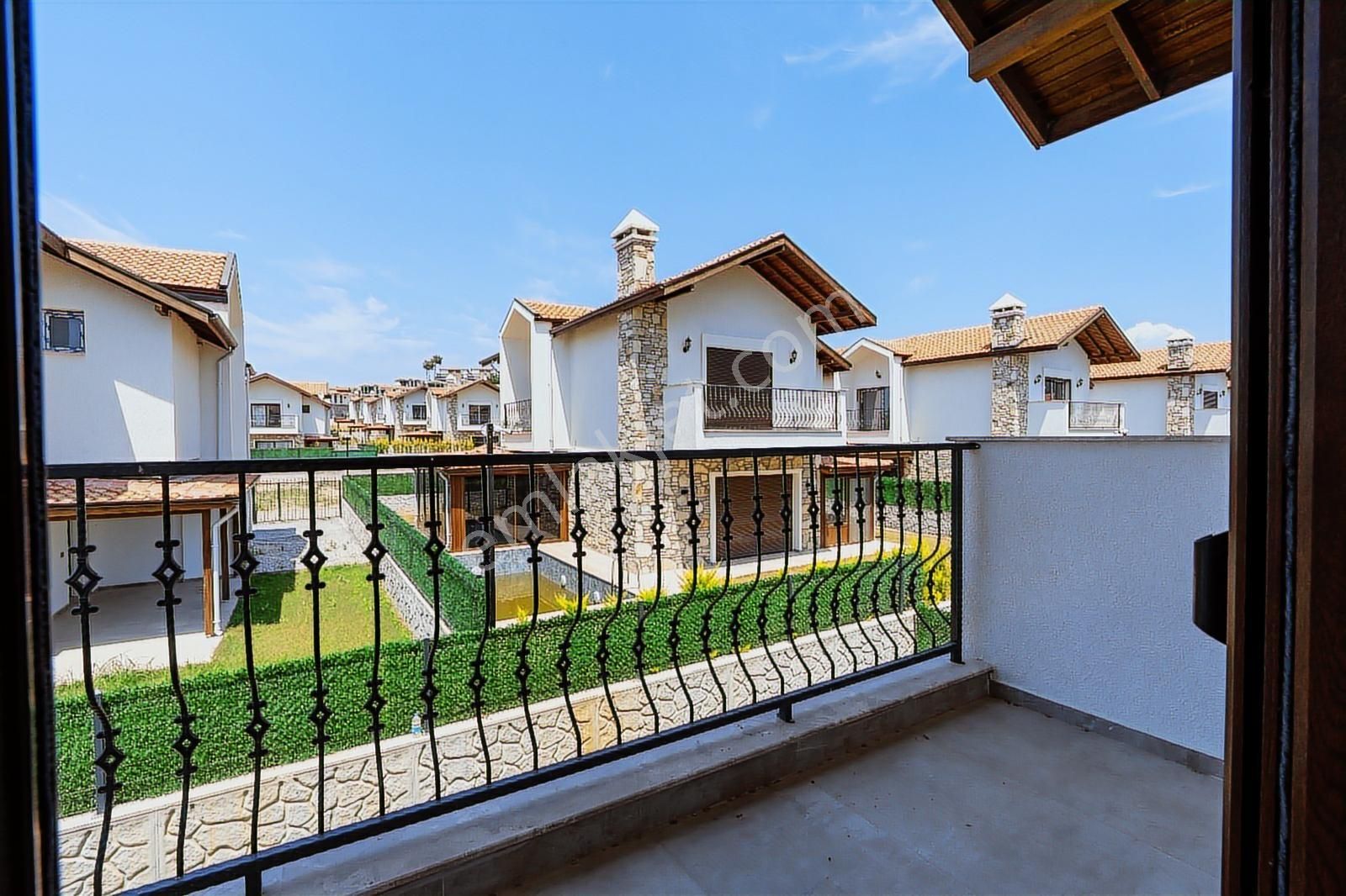 Kuşadası Davutlar'da Taş Villa Konsept Özel Havuzlu Fırsat Villa - Görsel 13