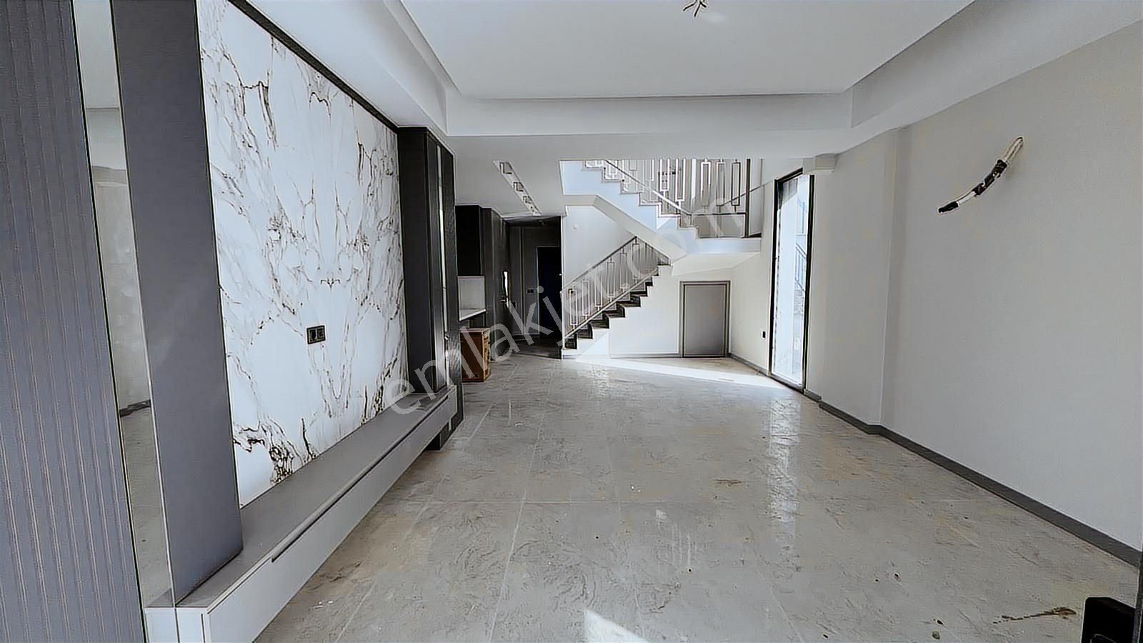 Kuşadası Soğucak'ta Acil Satılık Müstakil 4+1 Villa - Görsel 24