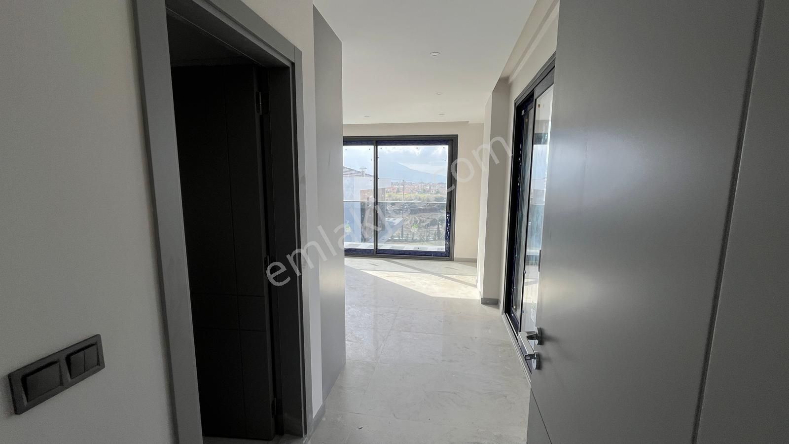 Kuşadası Soğucak'ta Acil Satılık Müstakil 4+1 Villa - Görsel 33